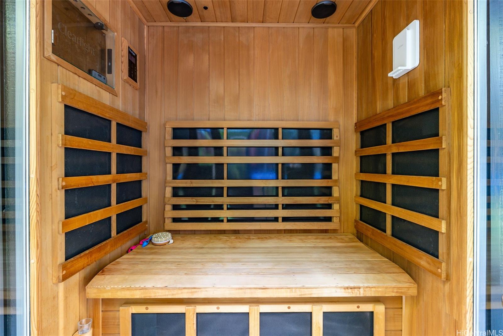 127  Mokumanu Drive Lanikai, Kailua home - photo 21 of 25