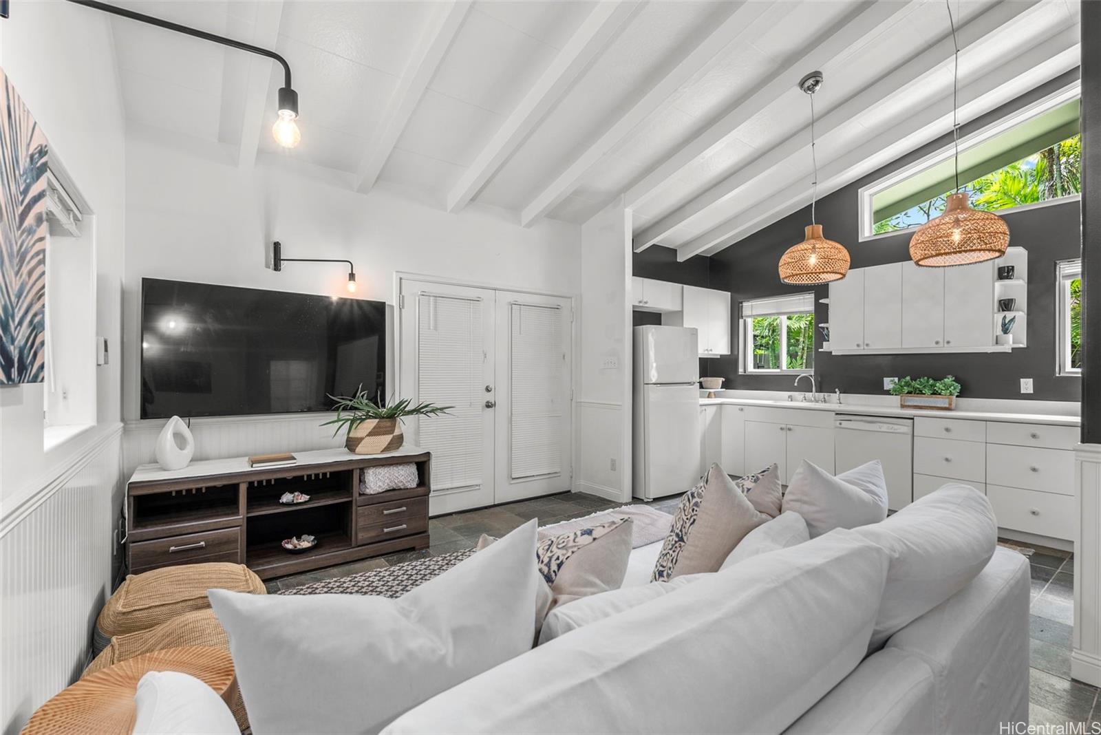 127  Mokumanu Drive Lanikai, Kailua home - photo 23 of 25