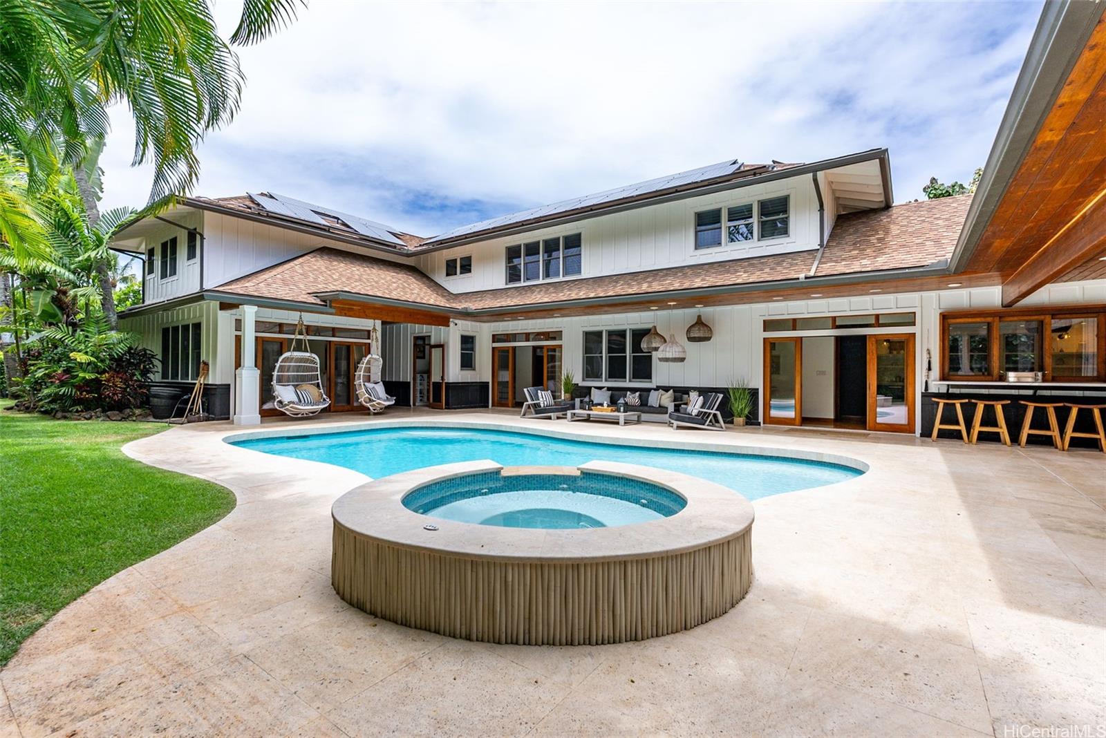 127  Mokumanu Drive Lanikai, Kailua home - photo 4 of 25