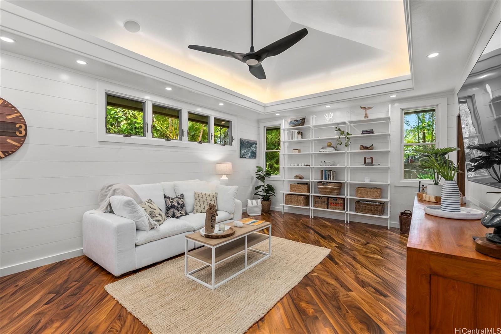 127  Mokumanu Drive Lanikai, Kailua home - photo 10 of 25