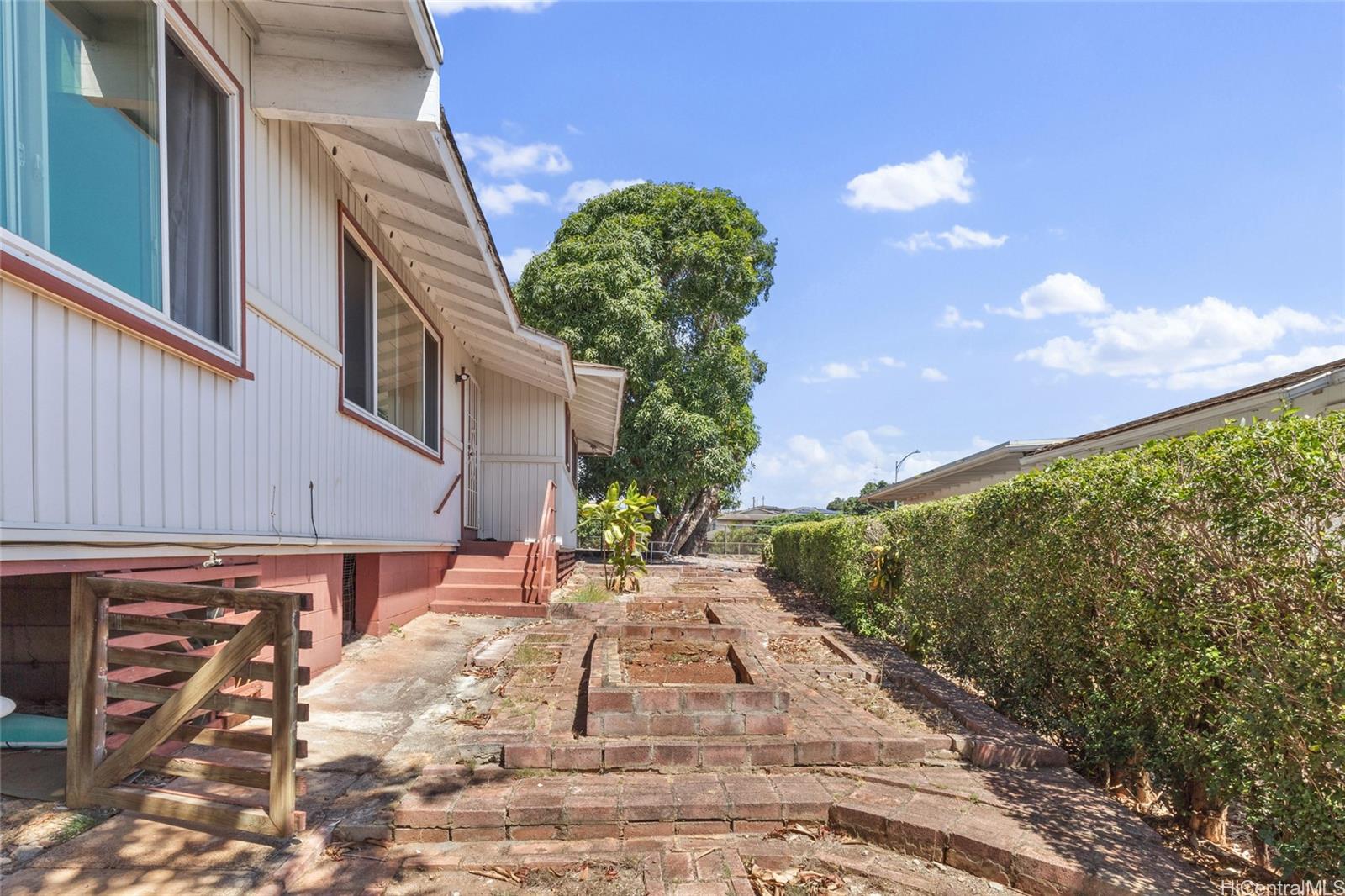 1277  Nanakai Street Pearl City-upper, PearlCity home - photo 20 of 20