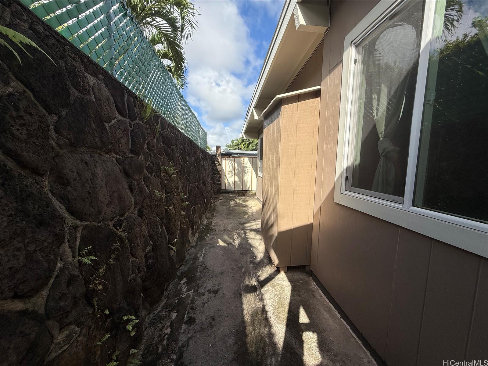 1279 Manulani St Kailua - Rental - photo 12 of 14