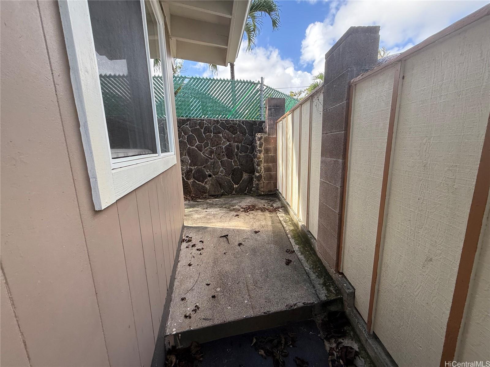 1279 Manulani St Kailua - Rental - photo 10 of 14