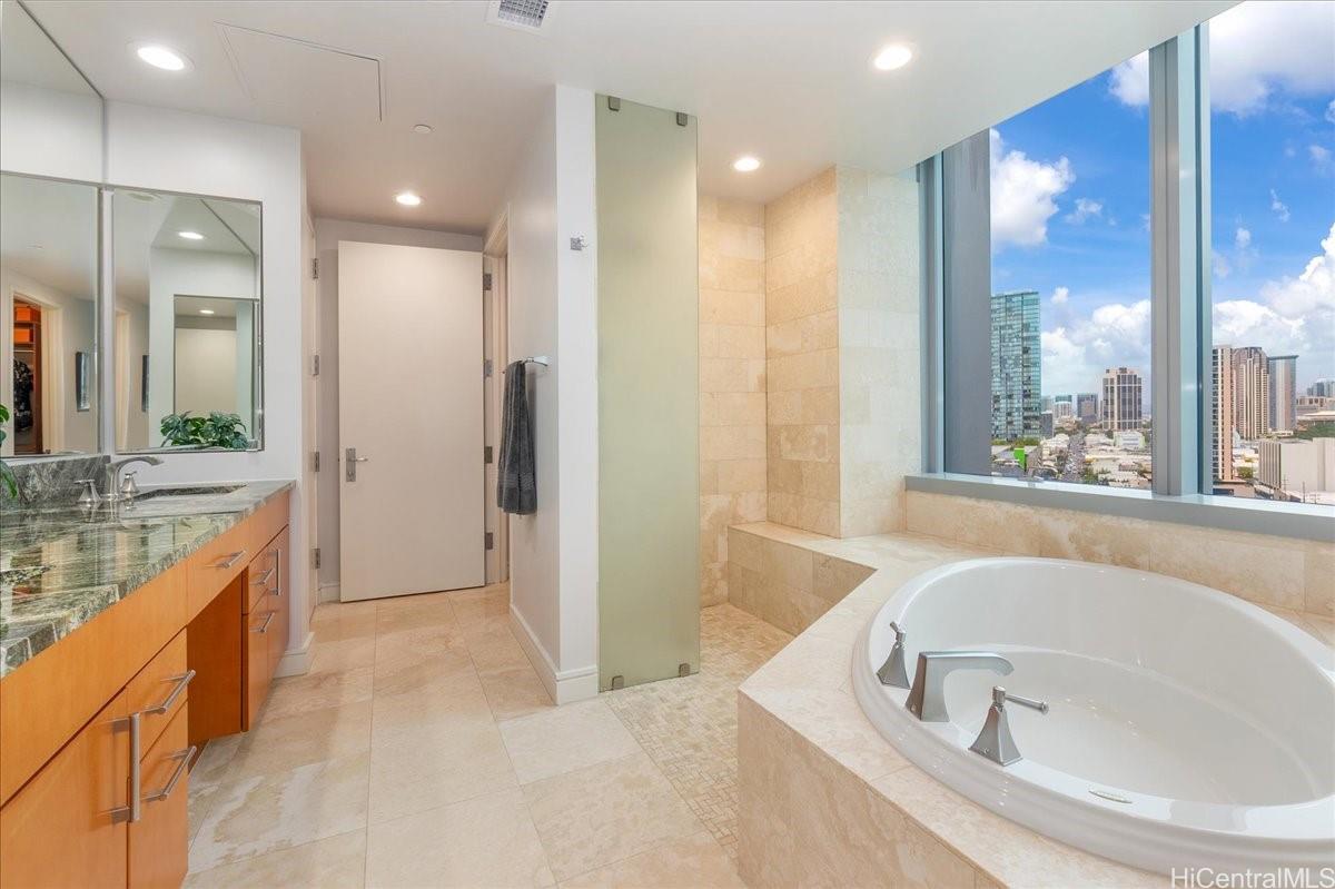 Hokua At 1288 Ala Moana condo # 15G, Honolulu, Hawaii - photo 13 of 25