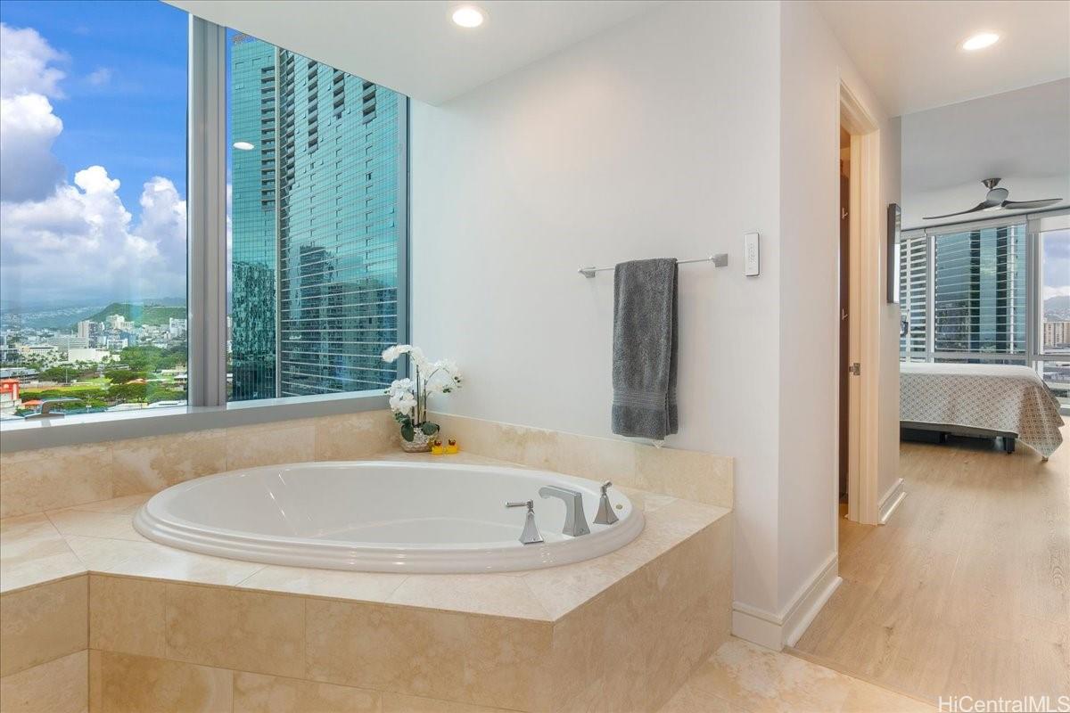 Hokua At 1288 Ala Moana condo # 15G, Honolulu, Hawaii - photo 15 of 25