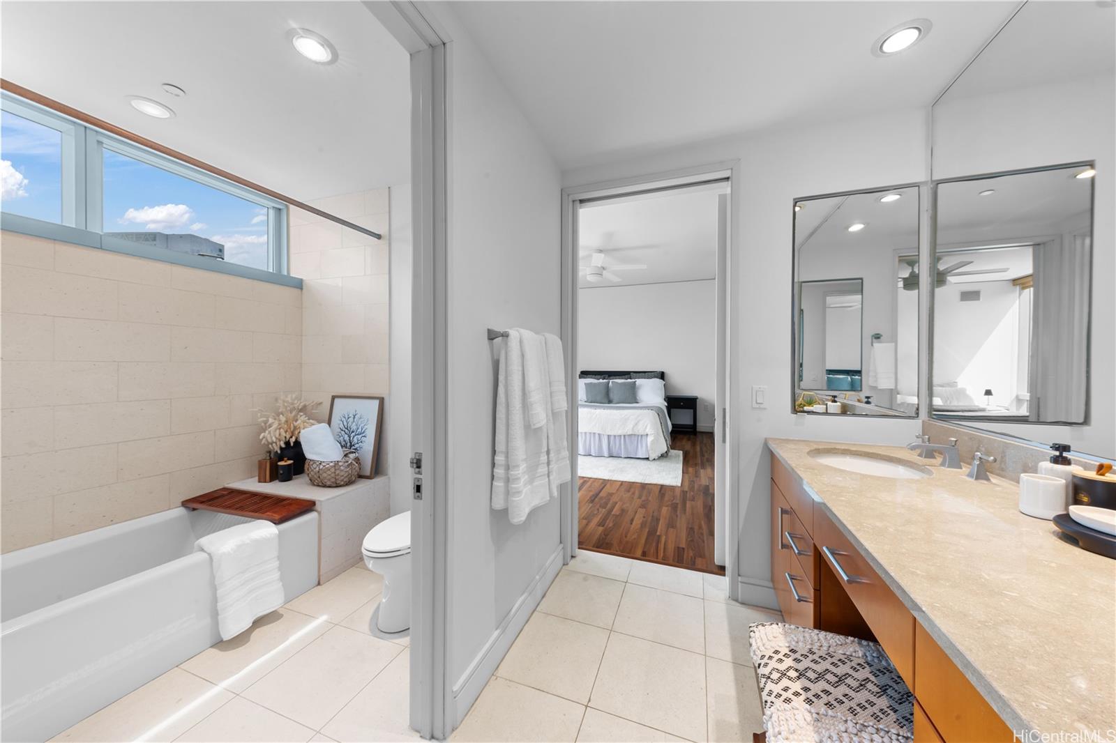 Hokua At 1288 Ala Moana condo # 21A, Honolulu, Hawaii - photo 18 of 25