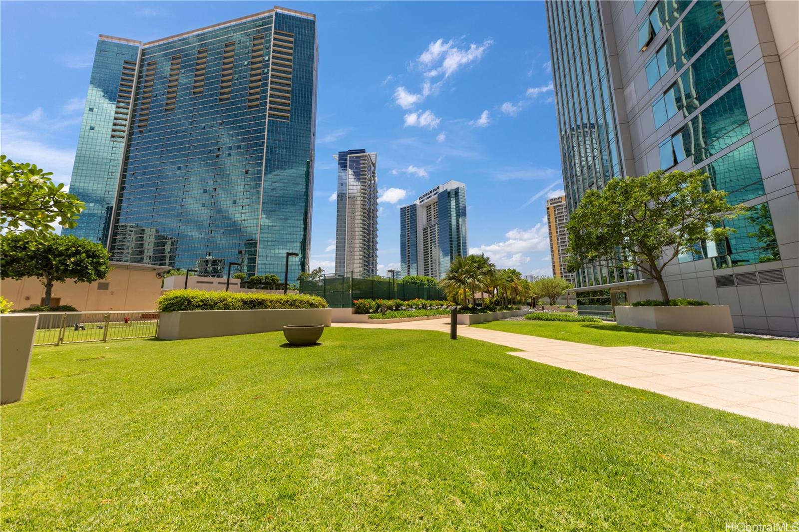 Hokua At 1288 Ala Moana condo # 21A, Honolulu, Hawaii - photo 23 of 25