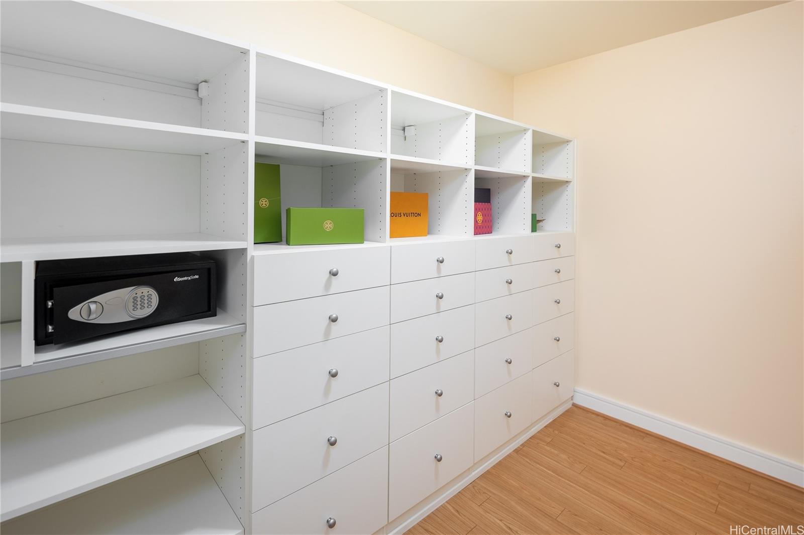 Hokua At 1288 Ala Moana condo # 29B, Honolulu, Hawaii - photo 17 of 25