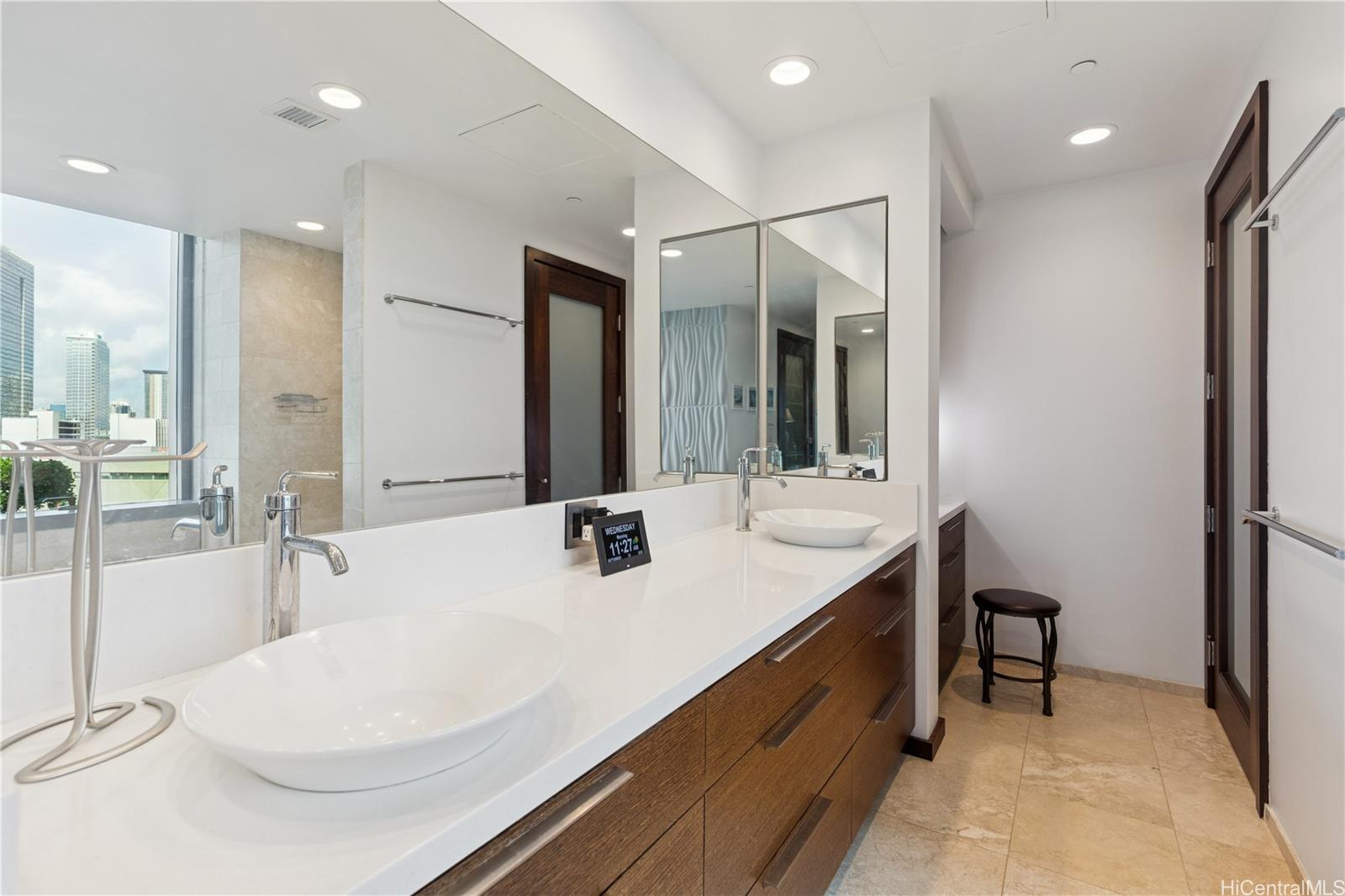 Hokua At 1288 Ala Moana condo # 5G, Honolulu, Hawaii - photo 12 of 25