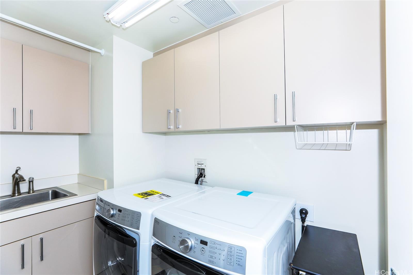 Hokua At 1288 Ala Moana condo # 8A, Honolulu, Hawaii - photo 12 of 22