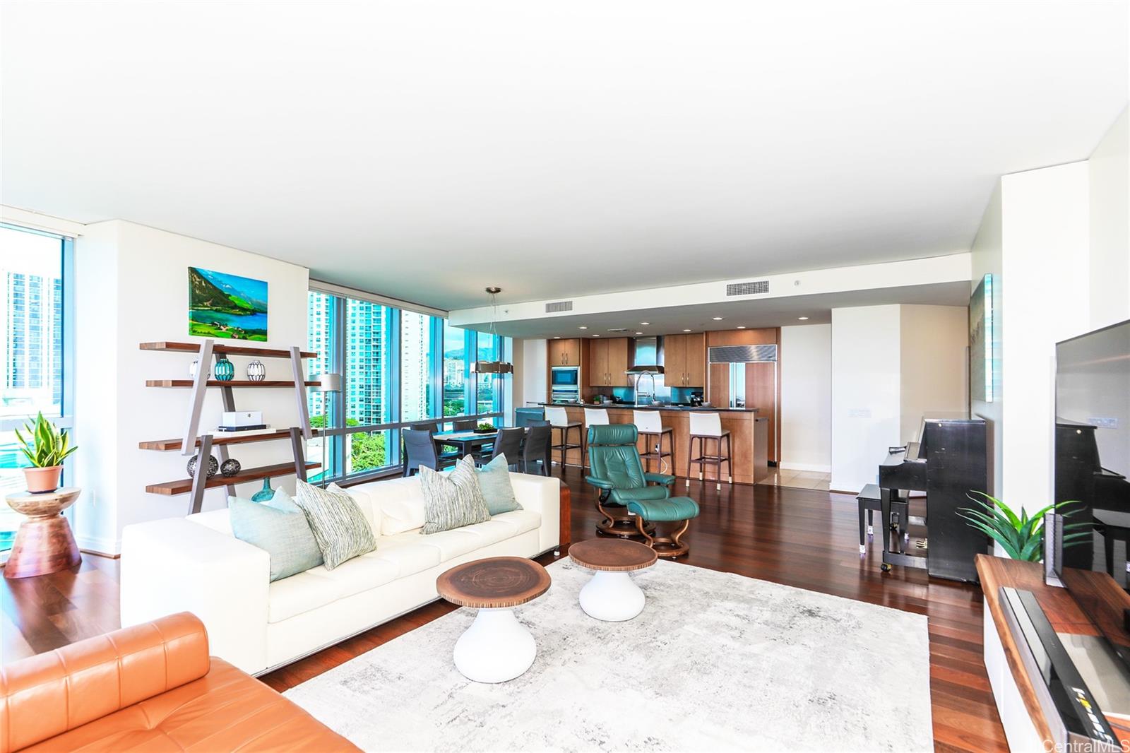 Hokua At 1288 Ala Moana condo # 8A, Honolulu, Hawaii - photo 4 of 22