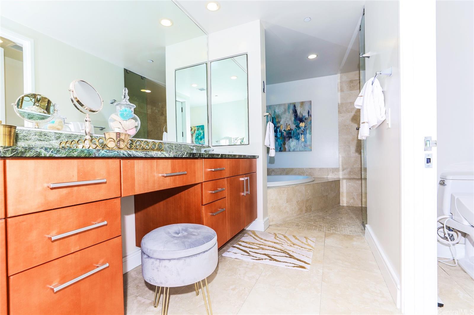 Hokua At 1288 Ala Moana condo # 8A, Honolulu, Hawaii - photo 8 of 22