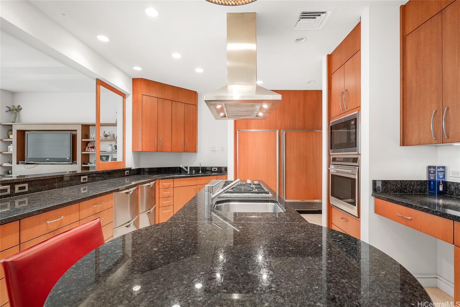 Hokua At 1288 Ala Moana condo # Alii C, Honolulu, Hawaii - photo 8 of 20