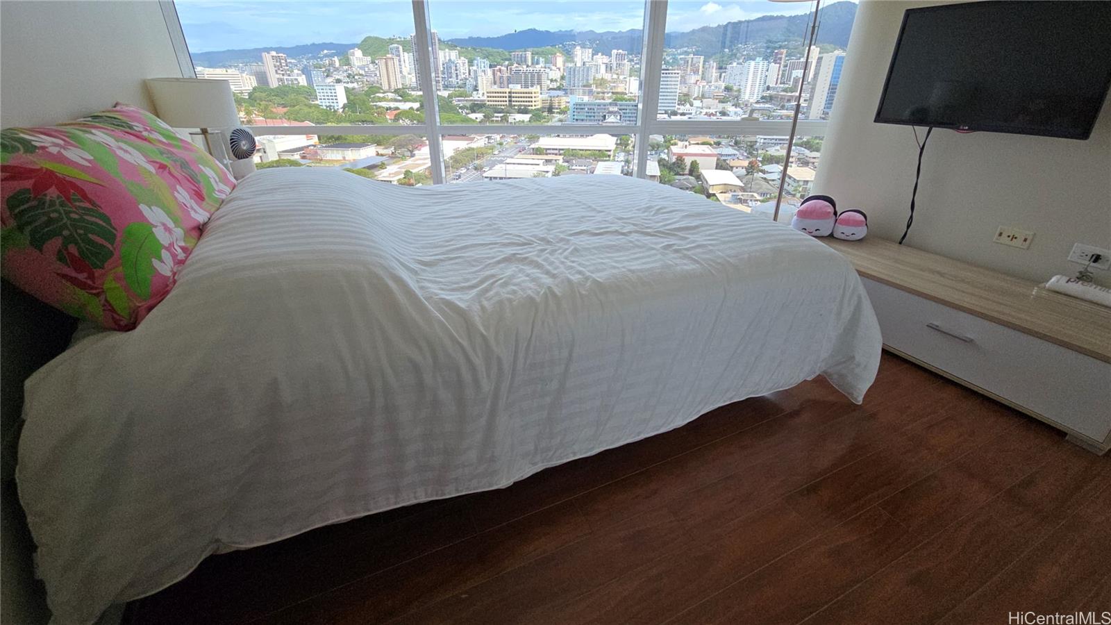 Moana Pacific condo # 1803, Honolulu, Hawaii - photo 8 of 20