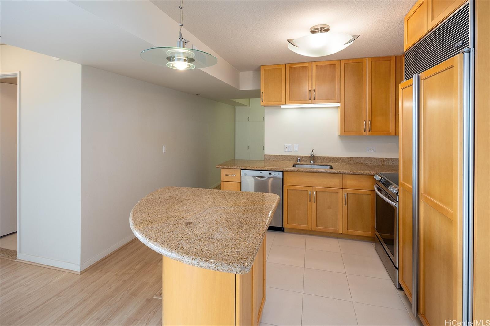 1288 Kapiolani Blvd Honolulu - Rental - photo 6 of 17