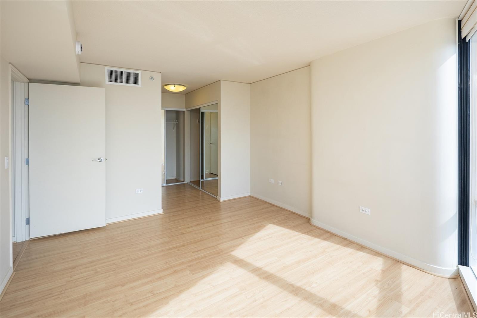 1288 Kapiolani Blvd Honolulu - Rental - photo 10 of 17