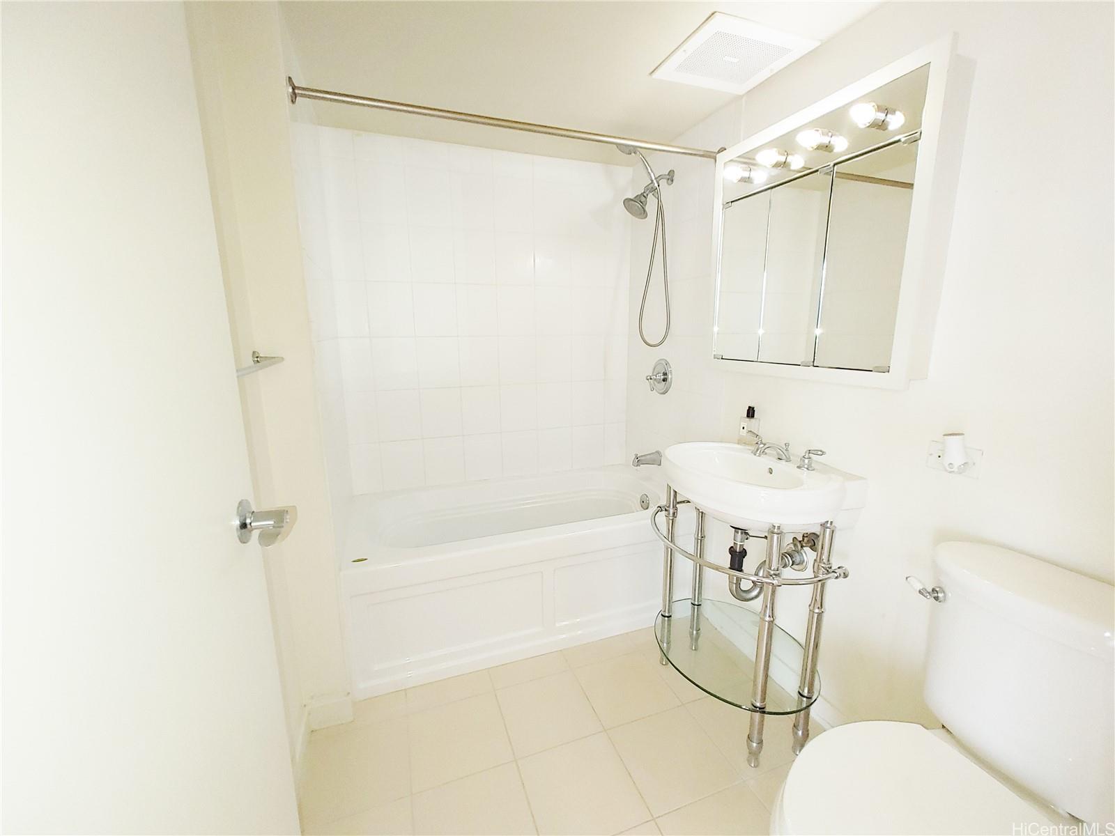 1288 Kapiolani Blvd Honolulu - Rental - photo 10 of 12