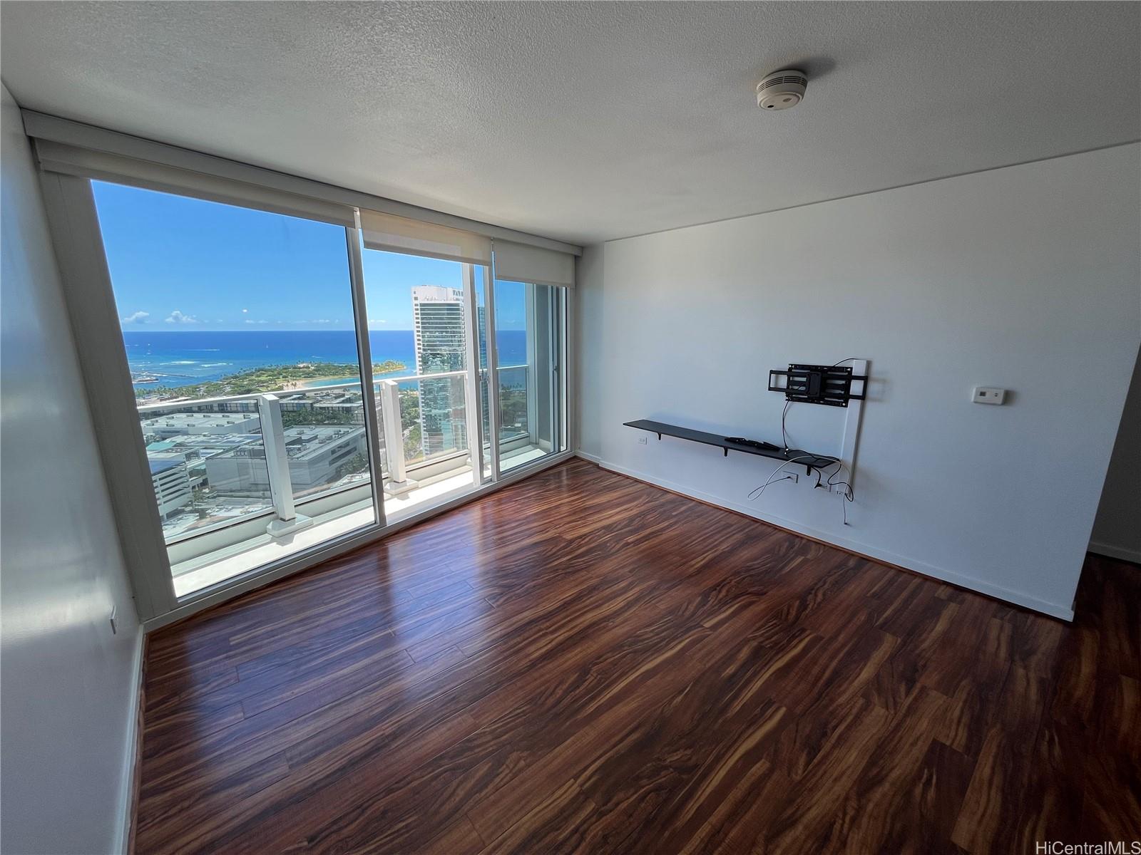 1288 Kapiolani Blvd Honolulu - Rental - photo 3 of 25