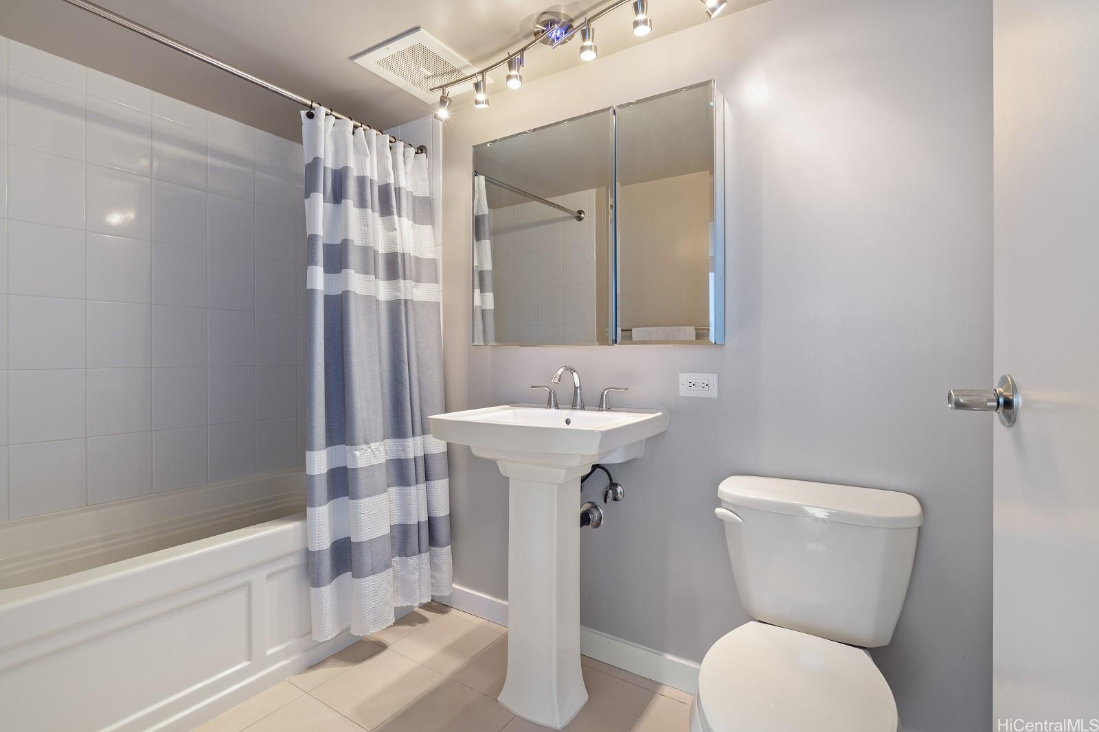 Moana Pacific condo # I-1506, Honolulu, Hawaii - photo 14 of 24