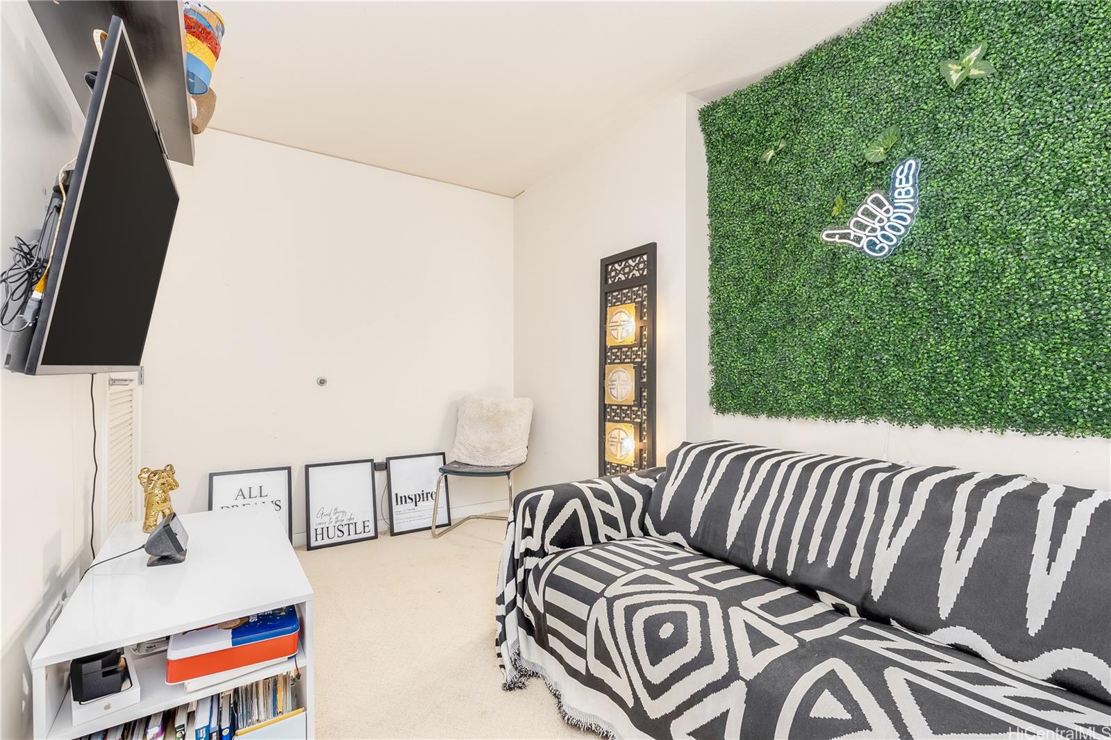 Moana Pacific condo # I2007, Honolulu, Hawaii - photo 8 of 25