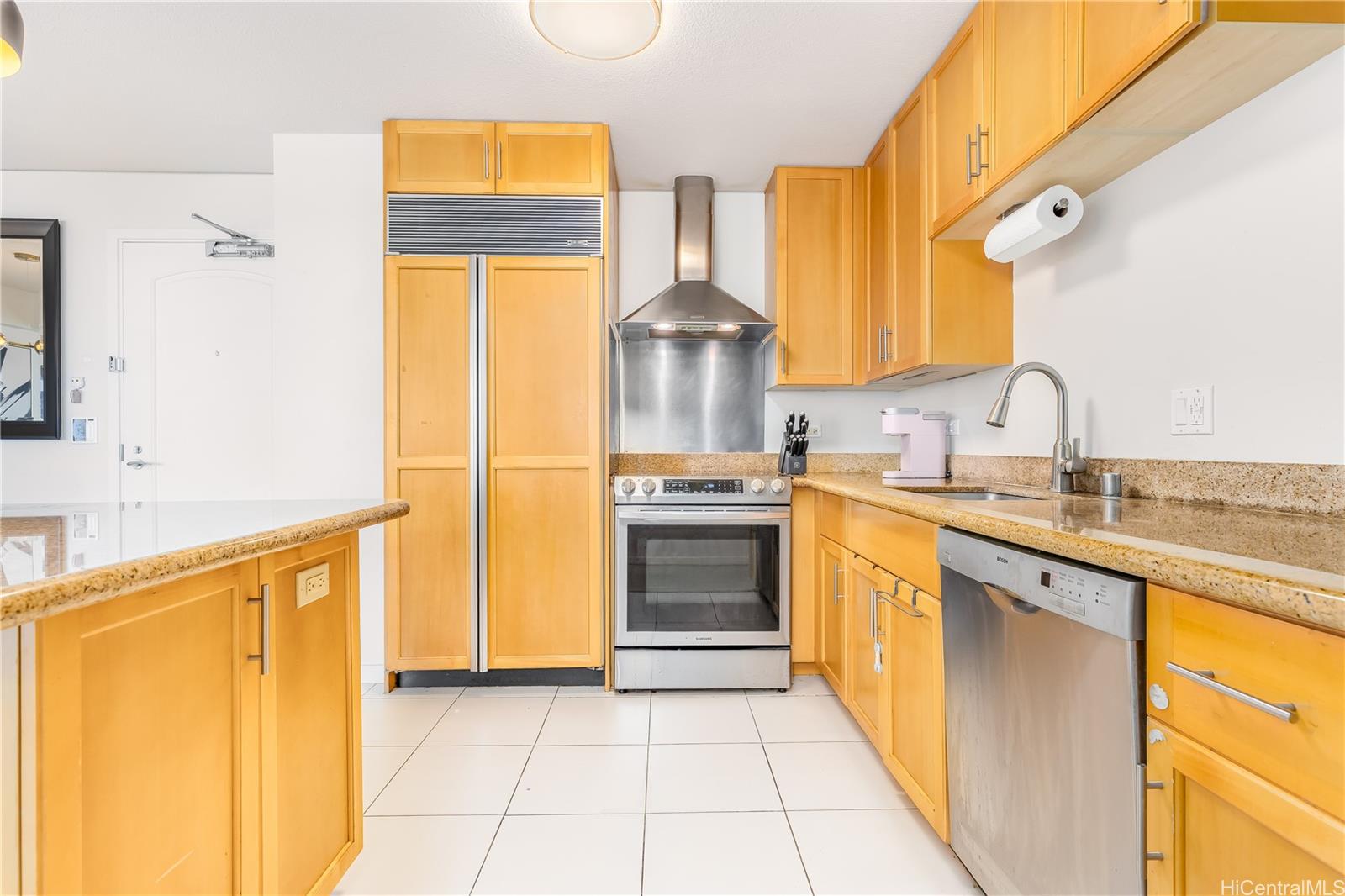 Moana Pacific condo # I2007, Honolulu, Hawaii - photo 7 of 25