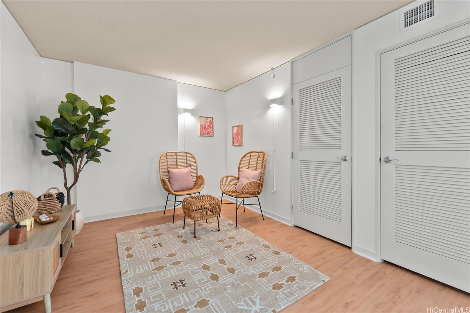 Moana Pacific condo # I-3206, Honolulu, Hawaii - photo 11 of 25