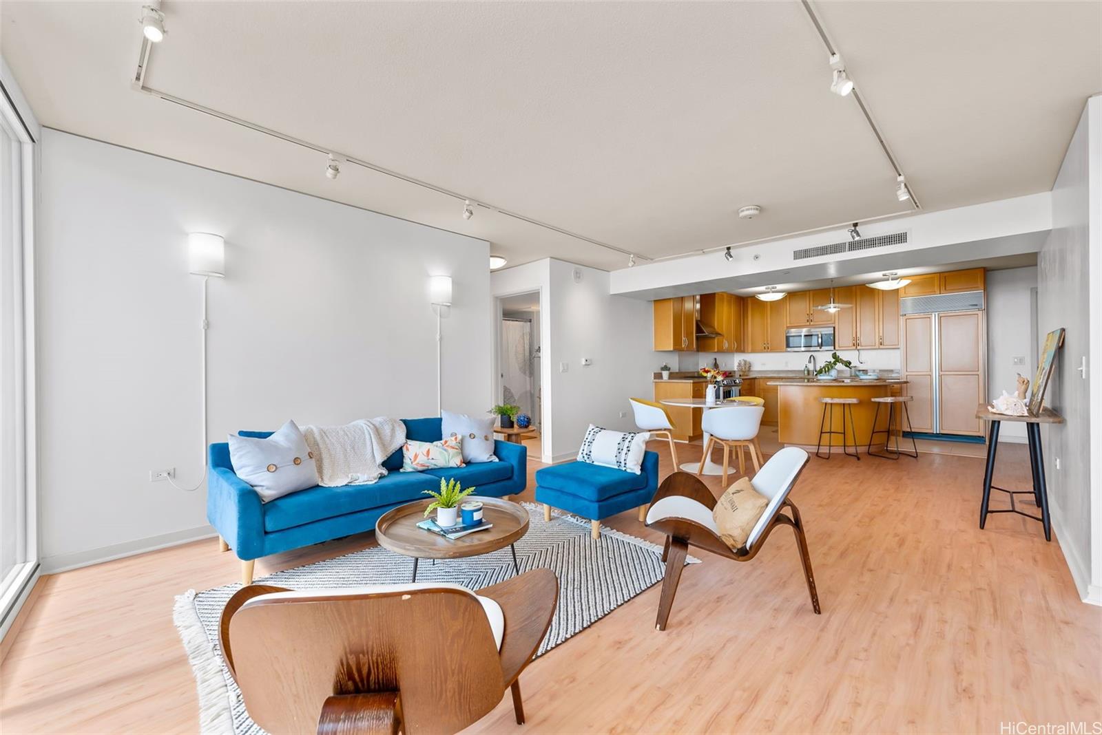 Moana Pacific condo # I-3206, Honolulu, Hawaii - photo 3 of 25