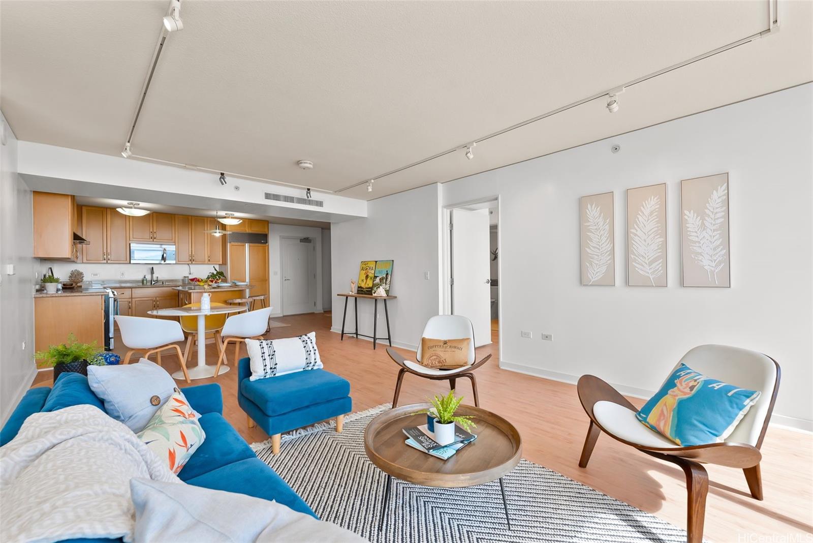 Moana Pacific condo # I-3206, Honolulu, Hawaii - photo 4 of 25