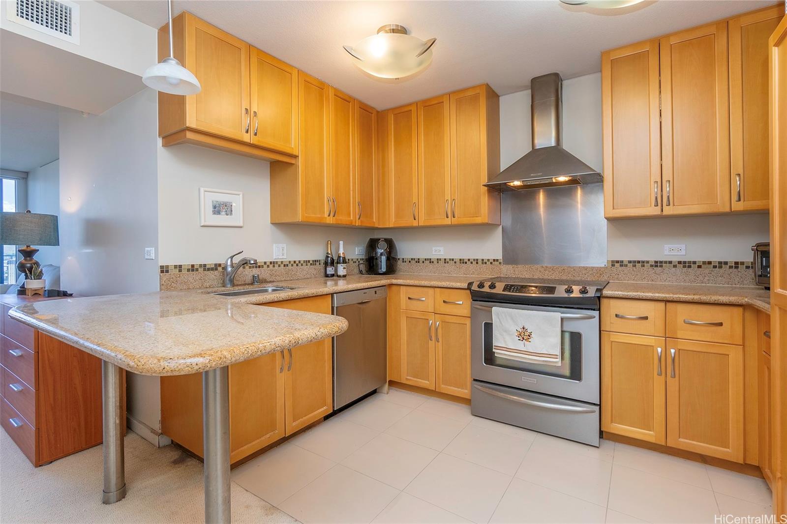 Moana Pacific condo # I3609, Honolulu, Hawaii - photo 7 of 25