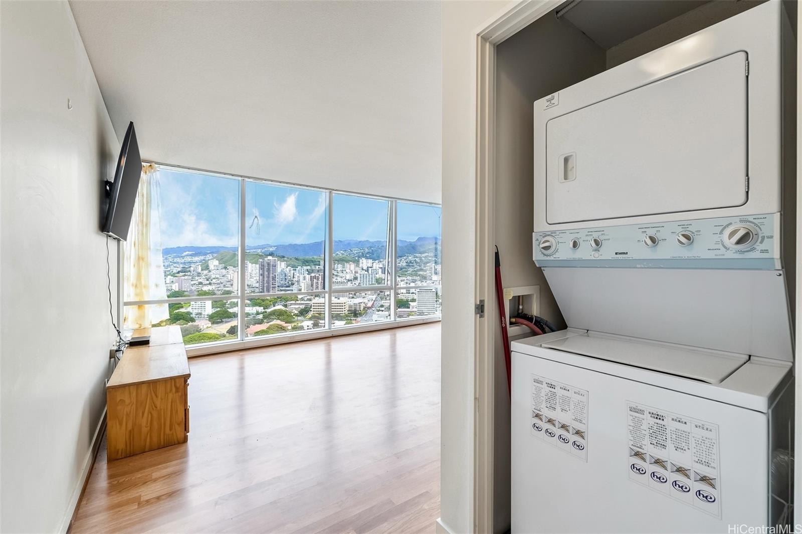 Moana Pacific condo # I3701, Honolulu, Hawaii - photo 11 of 19