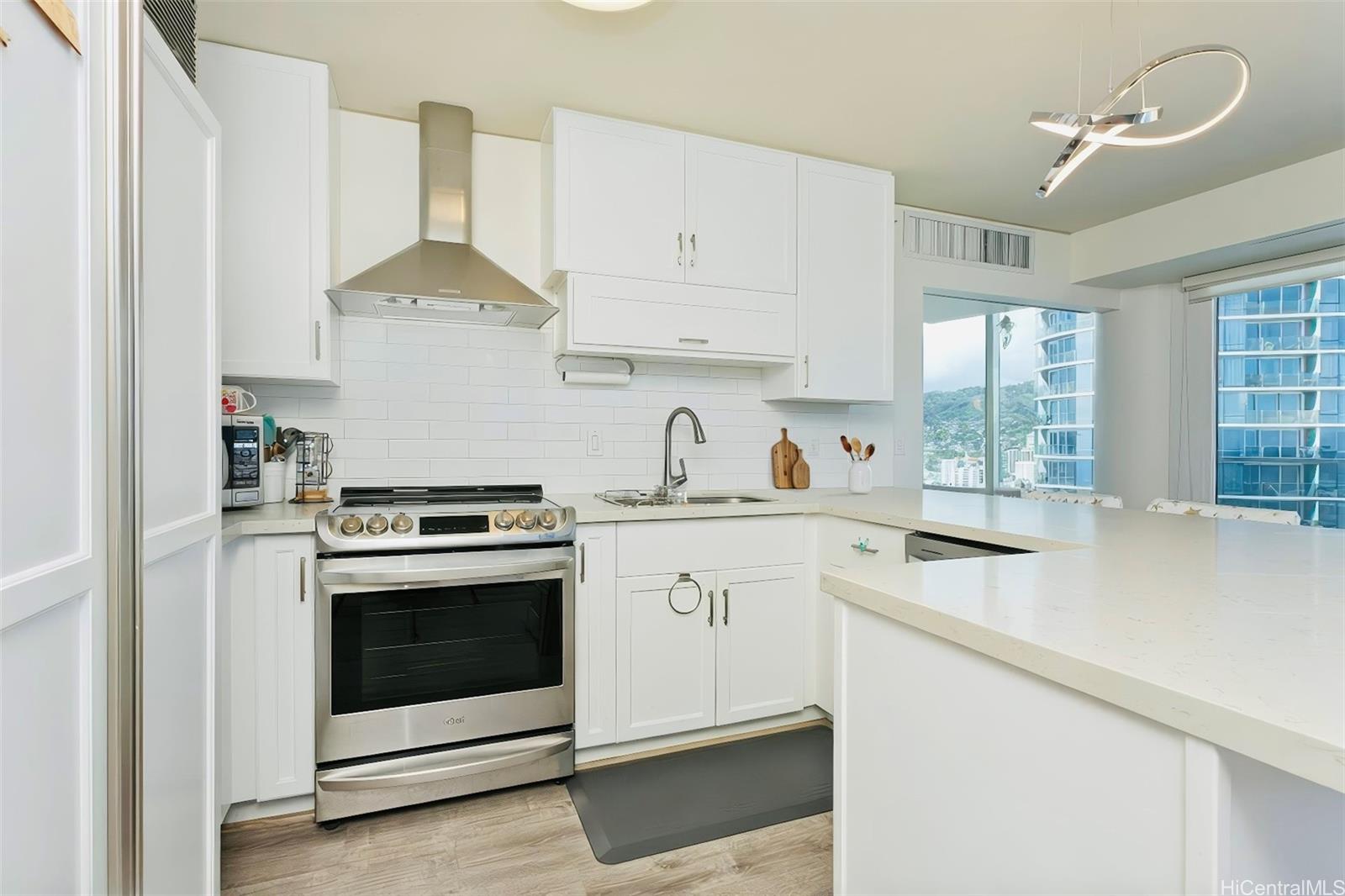 Moana Pacific condo # I-3903, Honolulu, Hawaii - photo 2 of 15