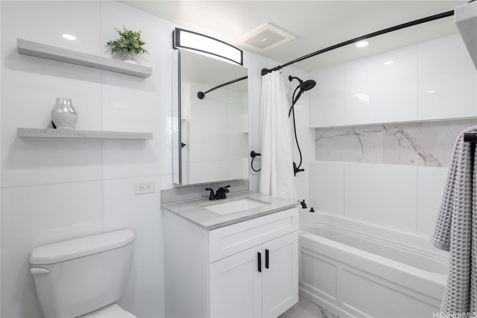 Moana Pacific condo # I/4005, Honolulu, Hawaii - photo 15 of 25
