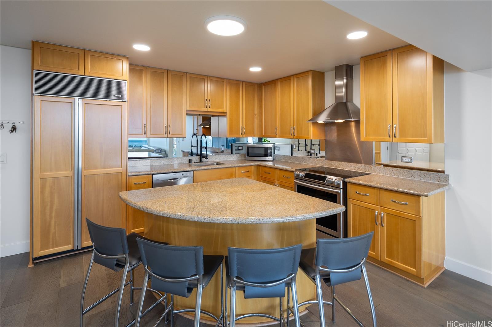Moana Pacific condo # I/4005, Honolulu, Hawaii - photo 6 of 25