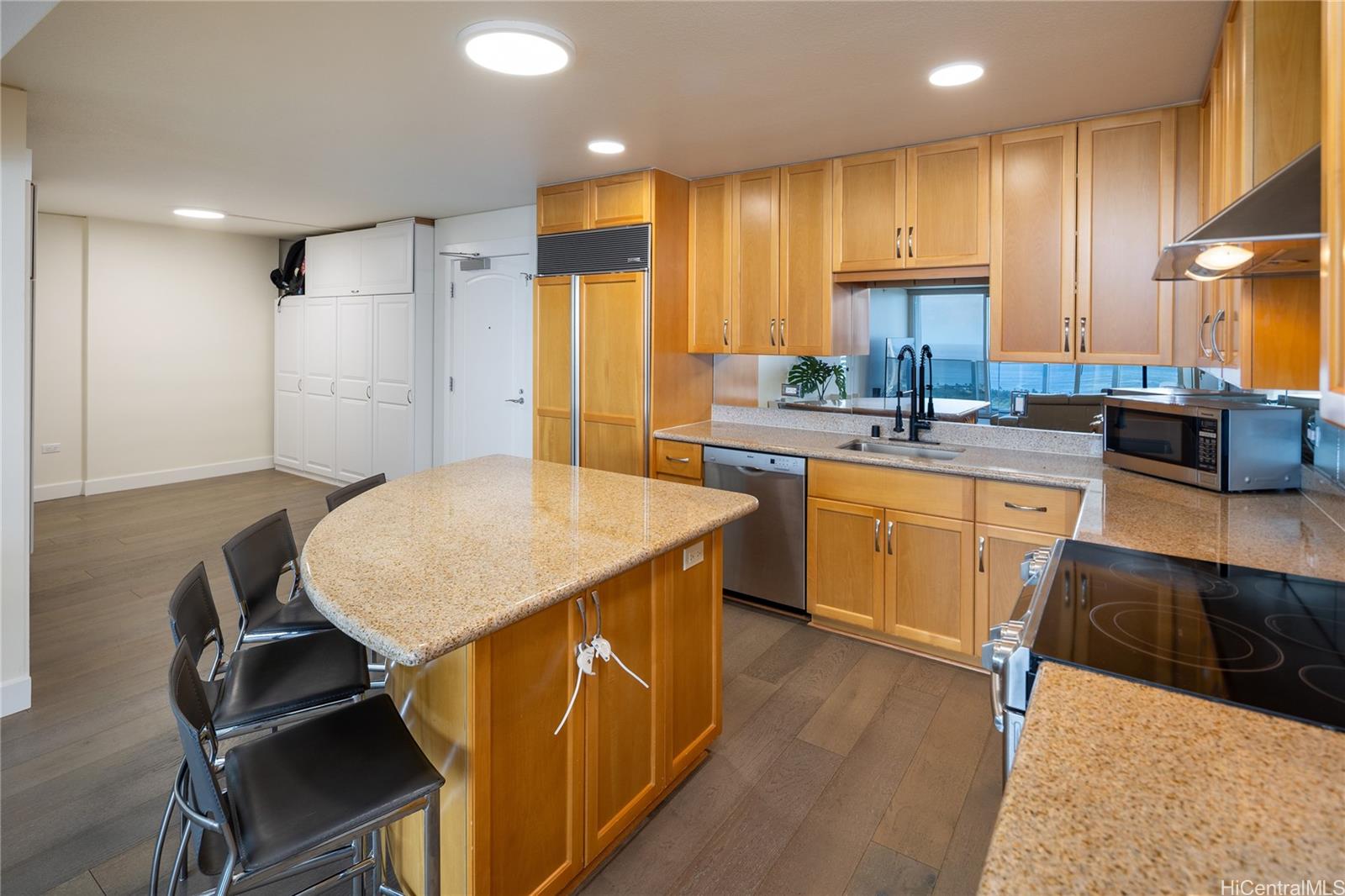 Moana Pacific condo # I/4005, Honolulu, Hawaii - photo 7 of 25