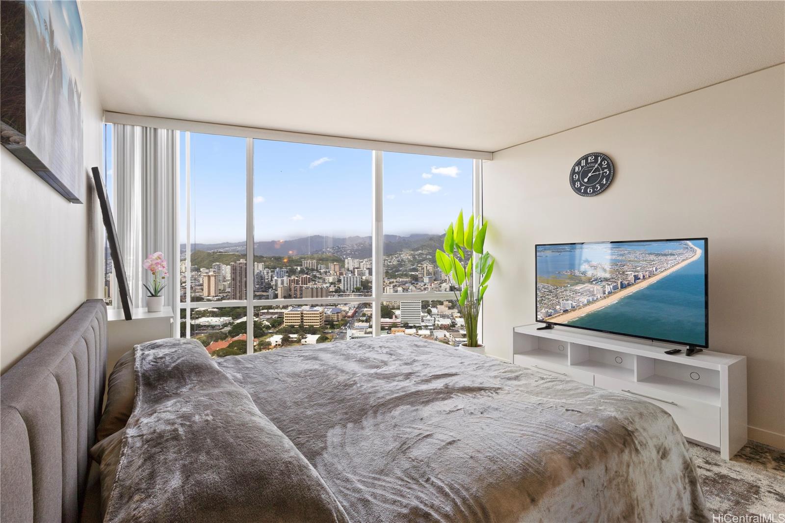 Moana Pacific condo # I-4203, Honolulu, Hawaii - photo 16 of 25