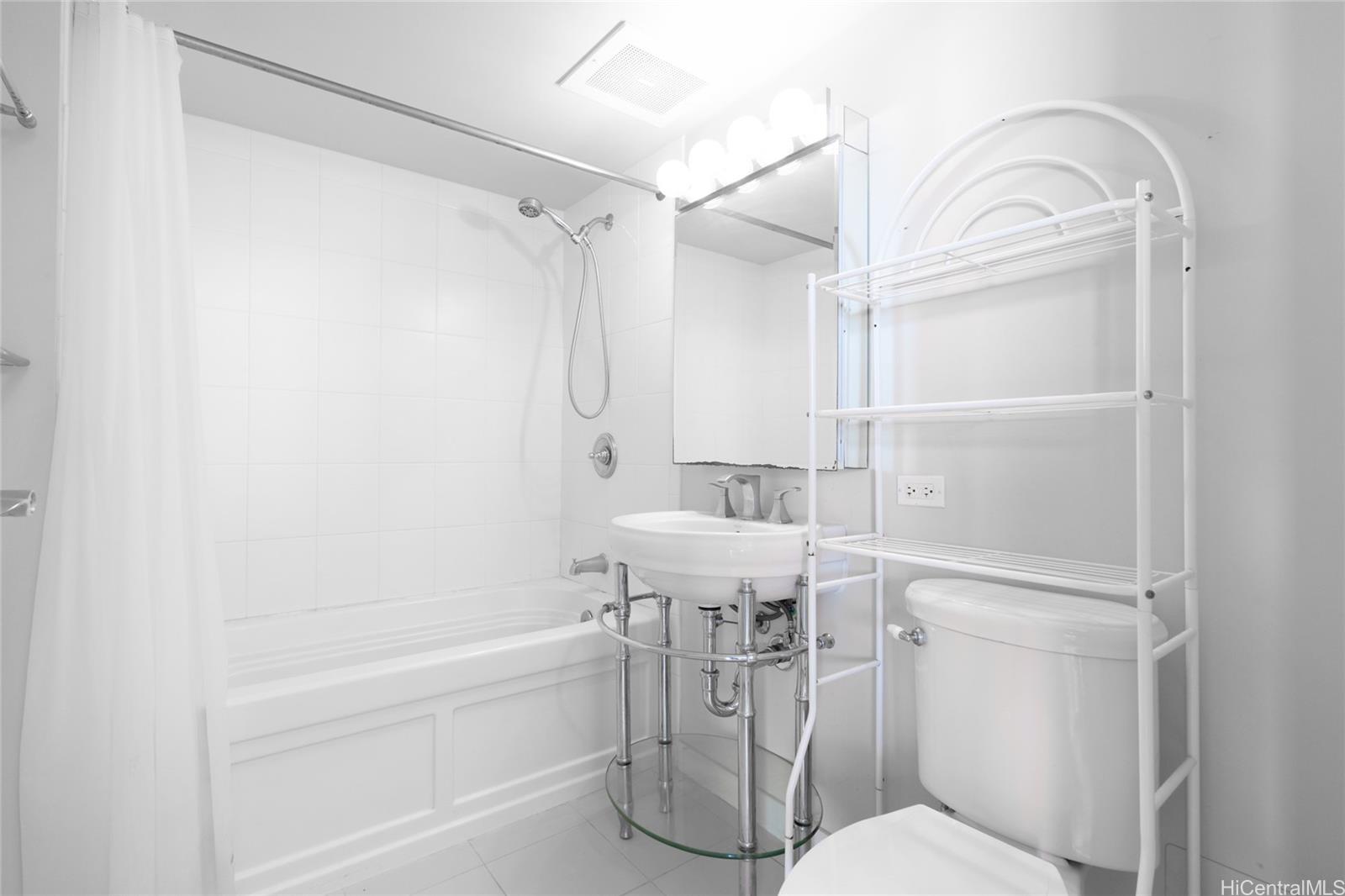 Moana Pacific condo # I4301, Honolulu, Hawaii - photo 9 of 22