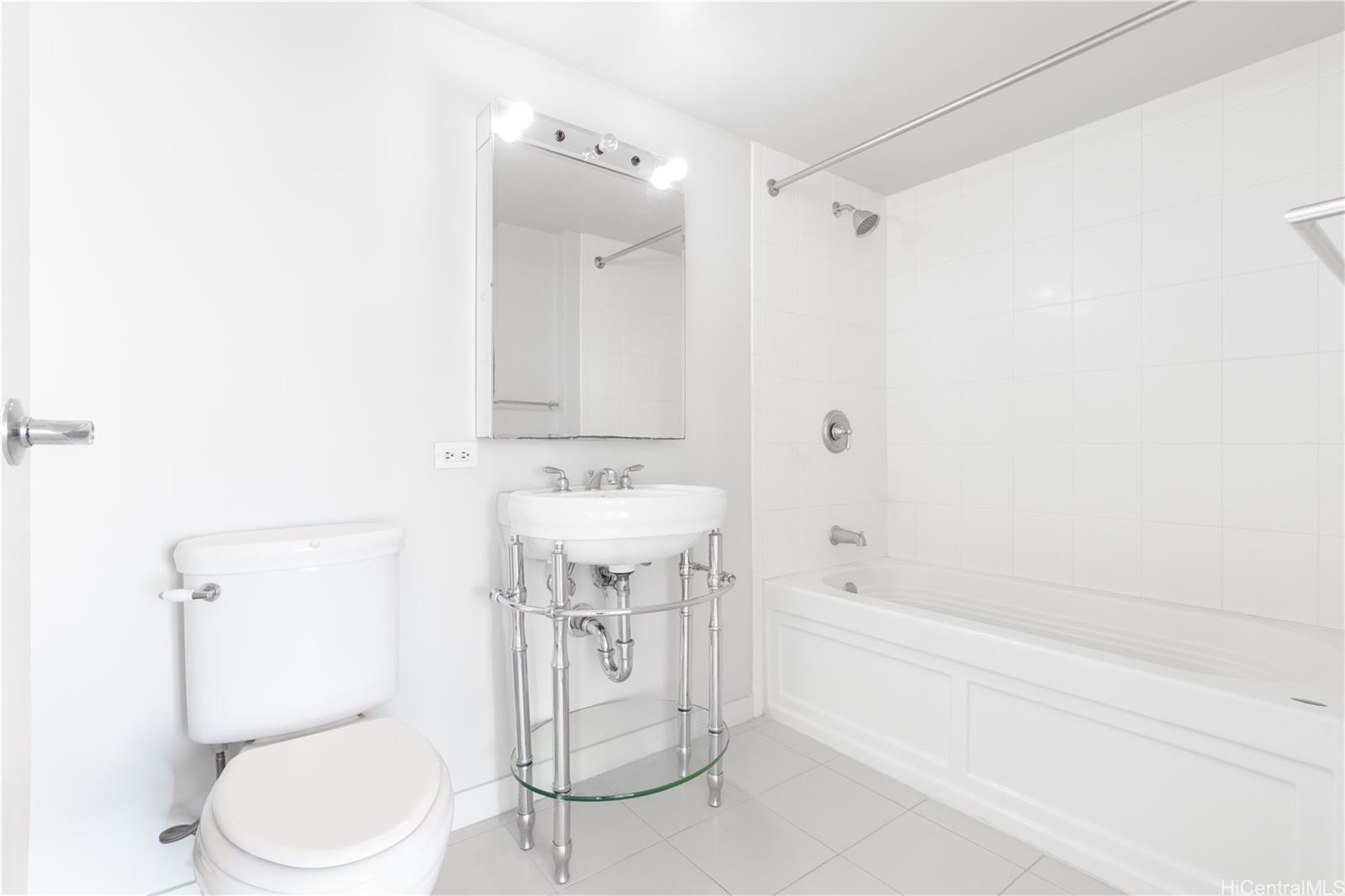 Moana Pacific condo # I605, Honolulu, Hawaii - photo 14 of 24