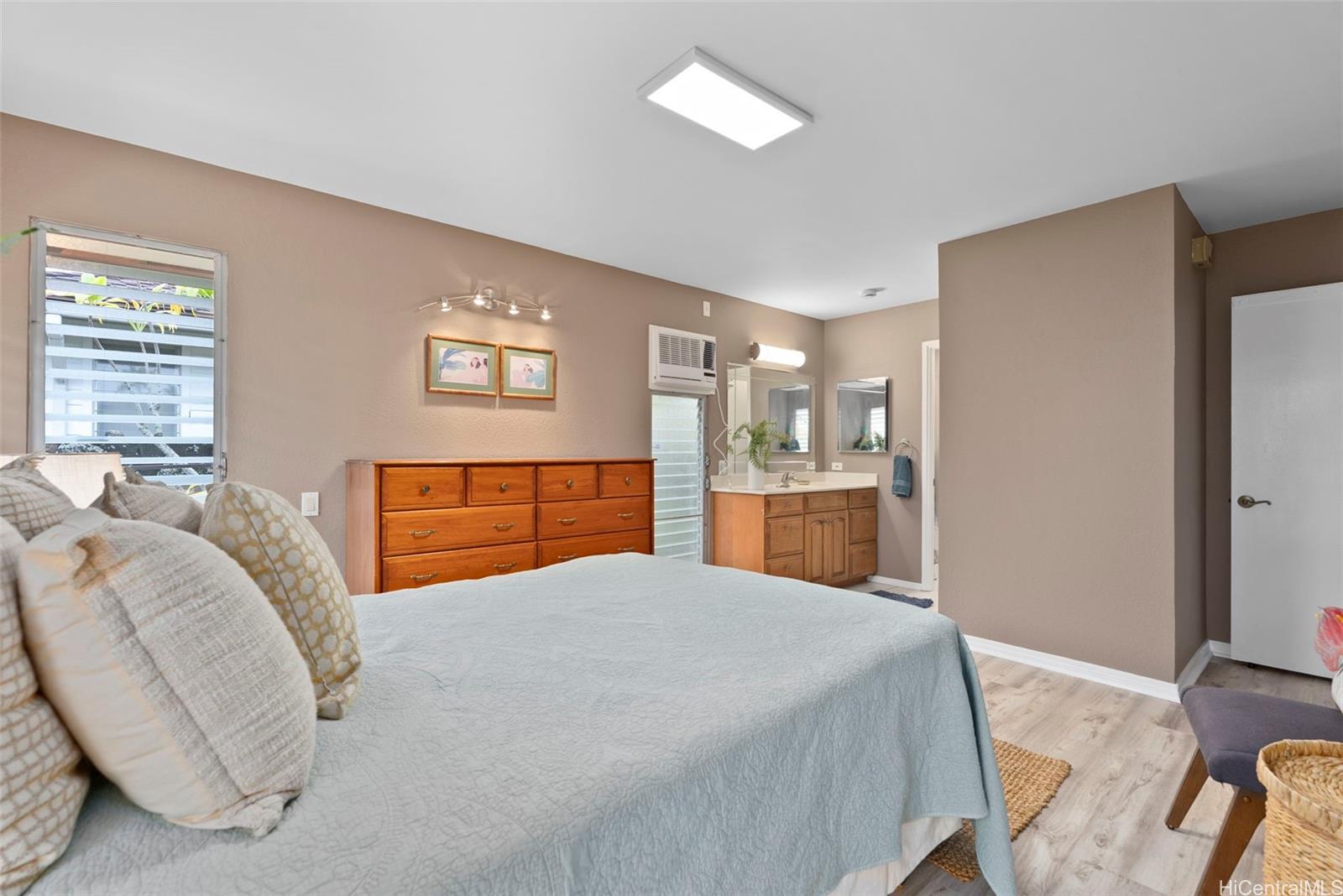 1289  Akele Street Kaopa, Kailua home - photo 10 of 24