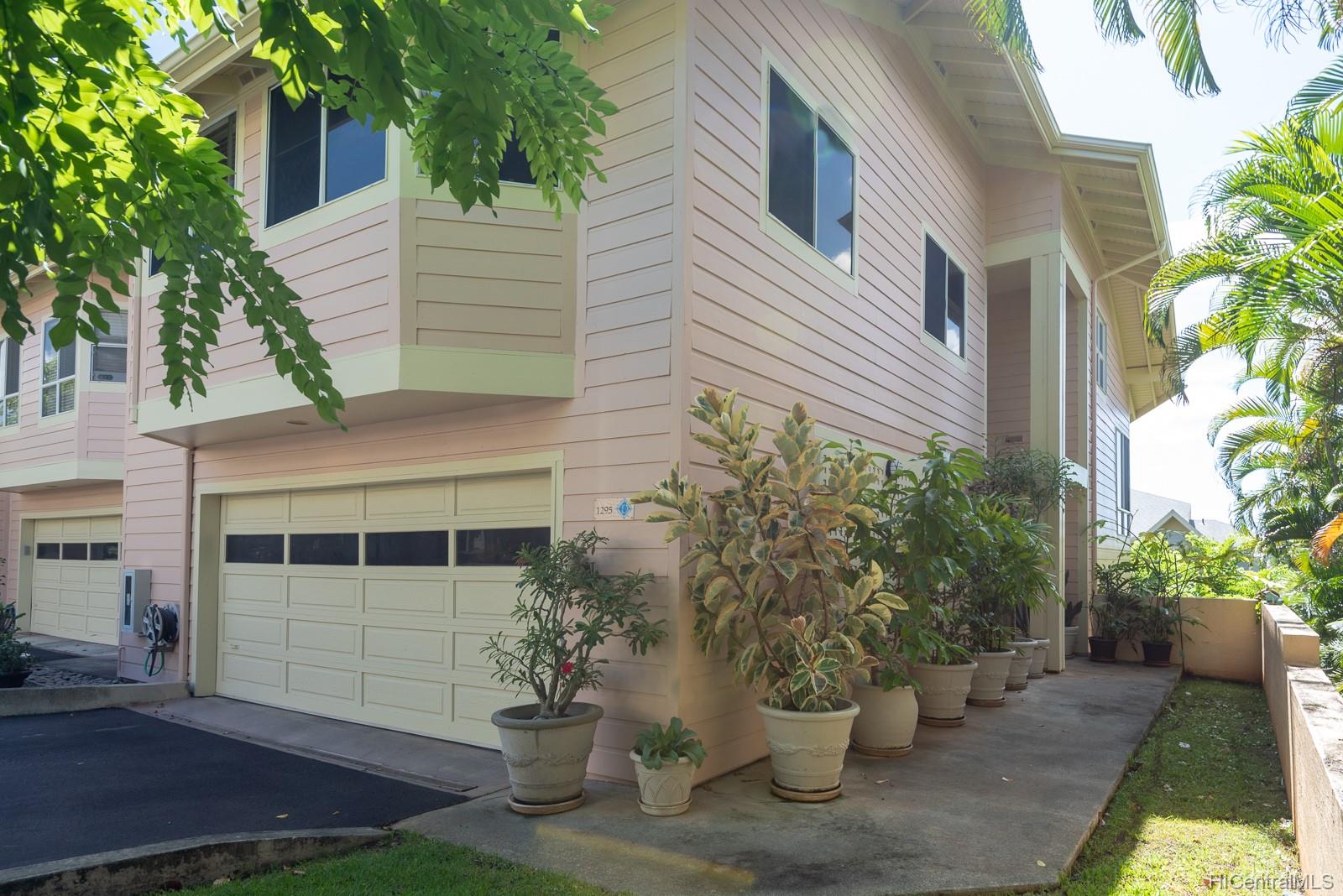 1295D Moanalualani Court 17D, 1295D Moanalualani Court, Honolulu