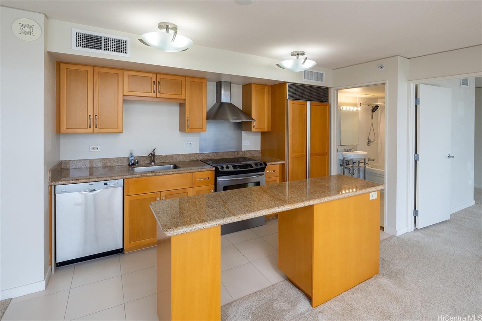 1296 Kapiolani Blvd Honolulu - Rental - photo 5 of 17