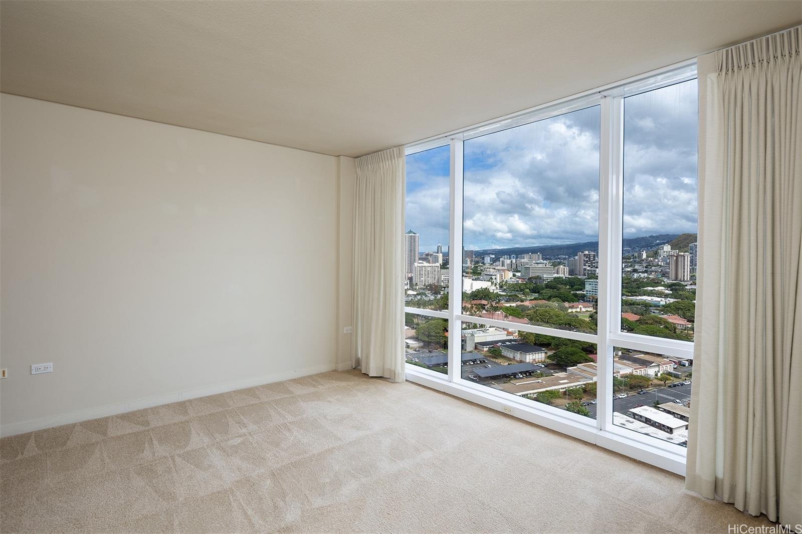 1296 Kapiolani Blvd Honolulu - Rental - photo 6 of 17