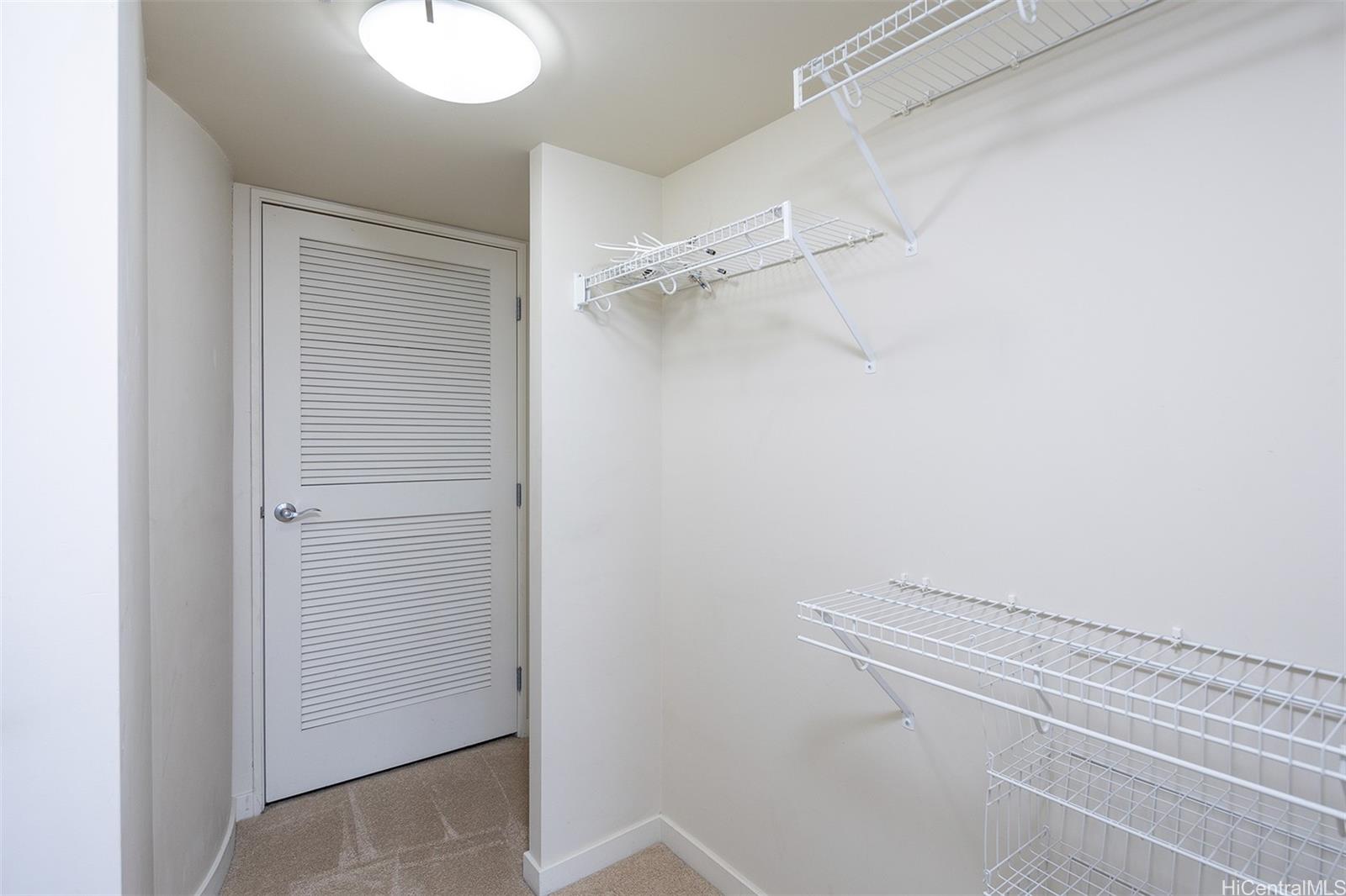 1296 Kapiolani Blvd Honolulu - Rental - photo 8 of 17