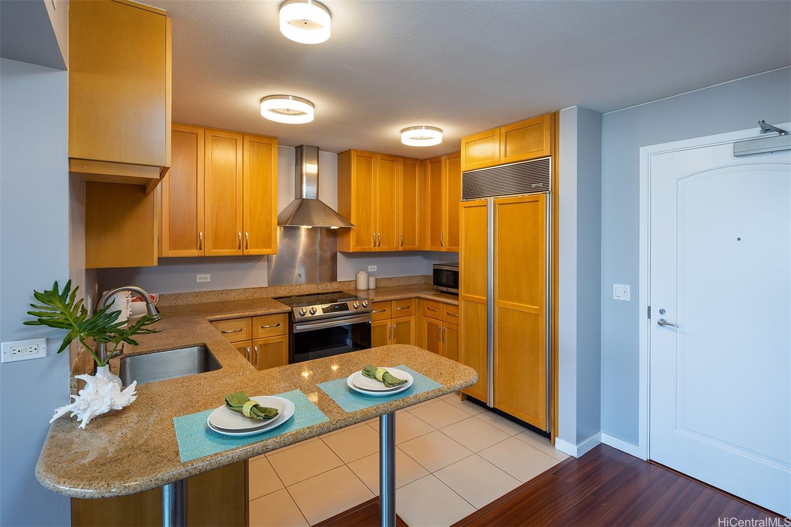 1296 Kapiolani Blvd Honolulu - Rental - photo 2 of 22