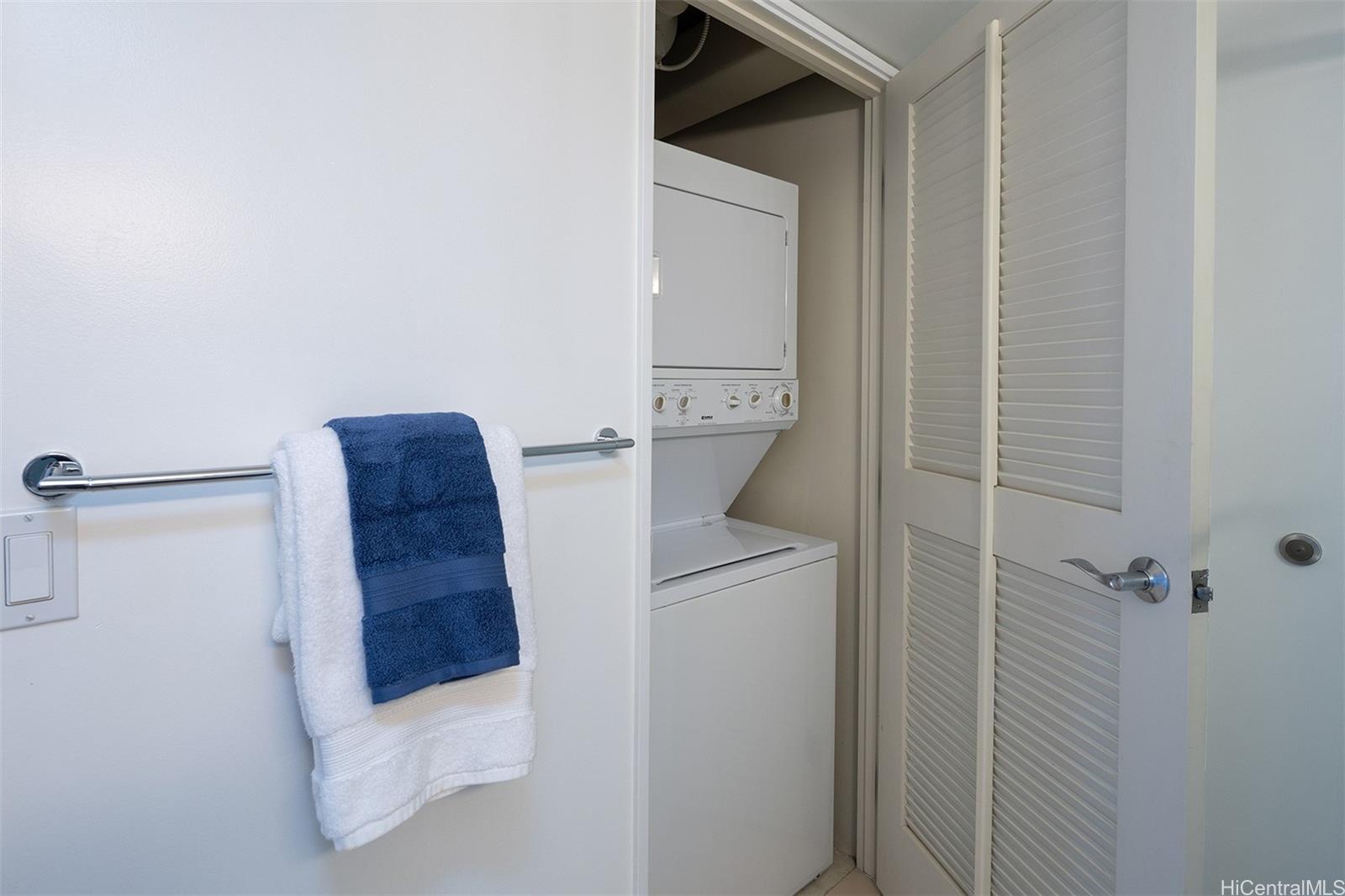 1296 Kapiolani Blvd Honolulu - Rental - photo 12 of 22