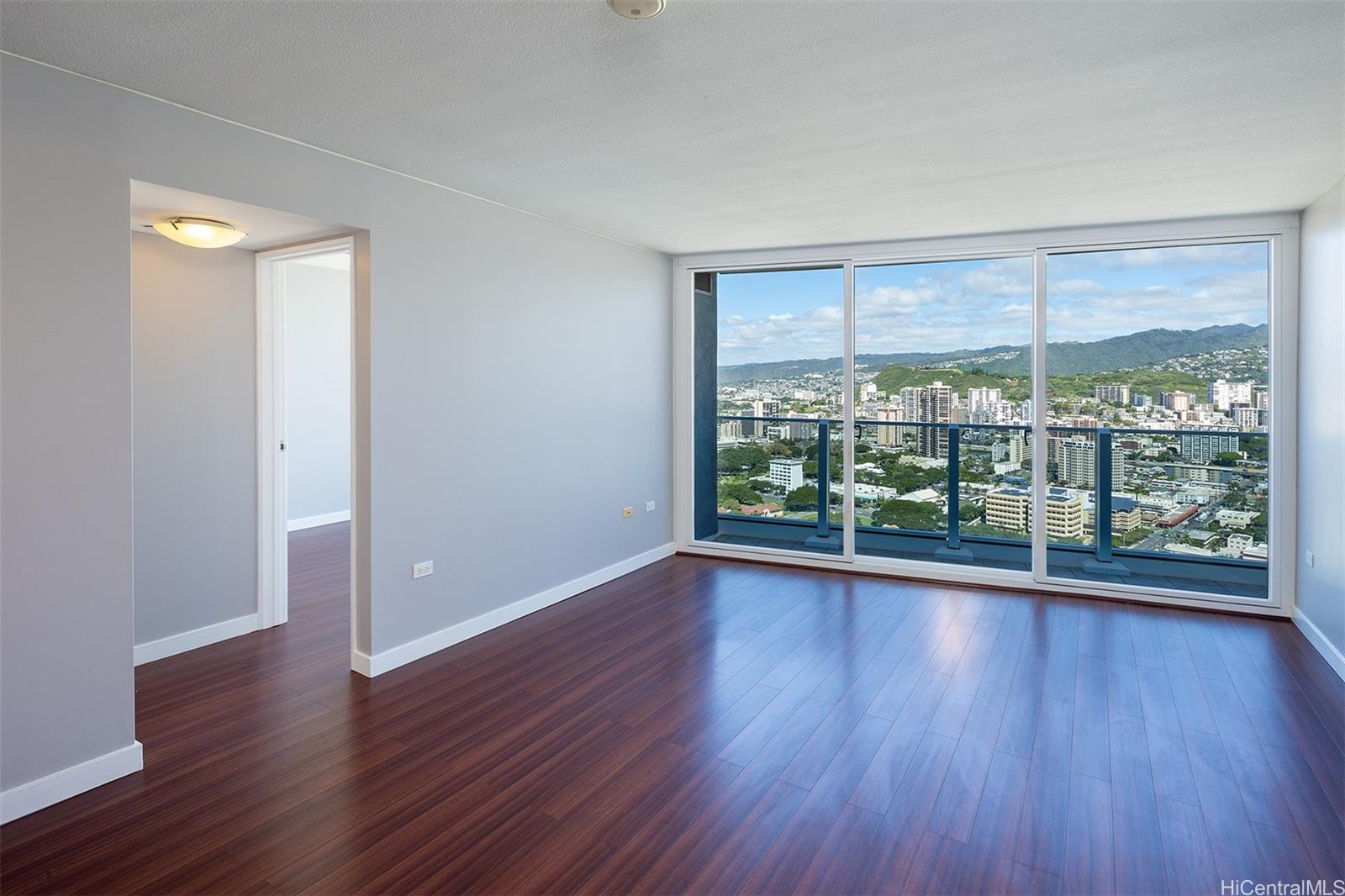 1296 Kapiolani Blvd Honolulu - Rental - photo 4 of 22