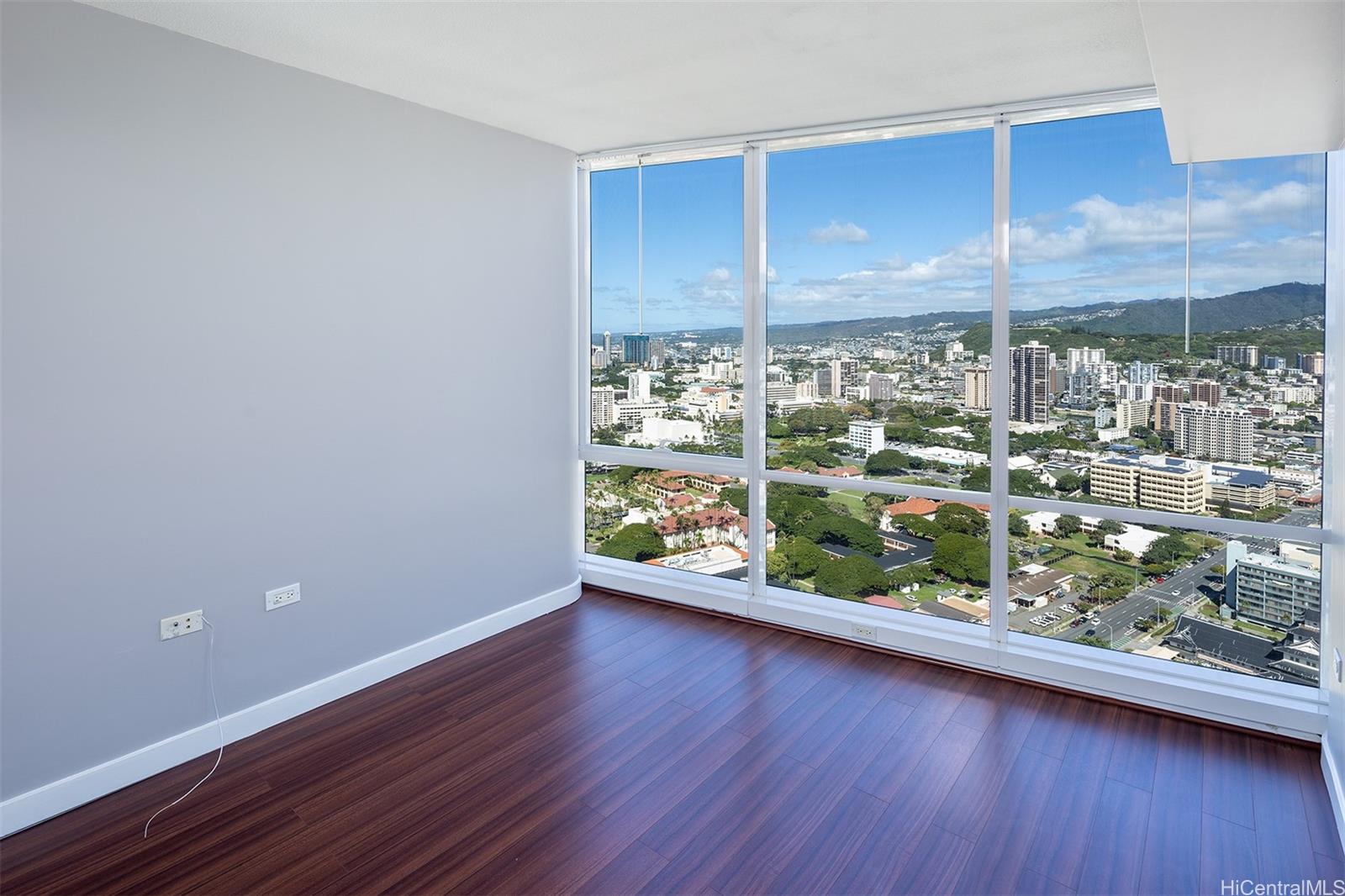 1296 Kapiolani Blvd Honolulu - Rental - photo 7 of 22