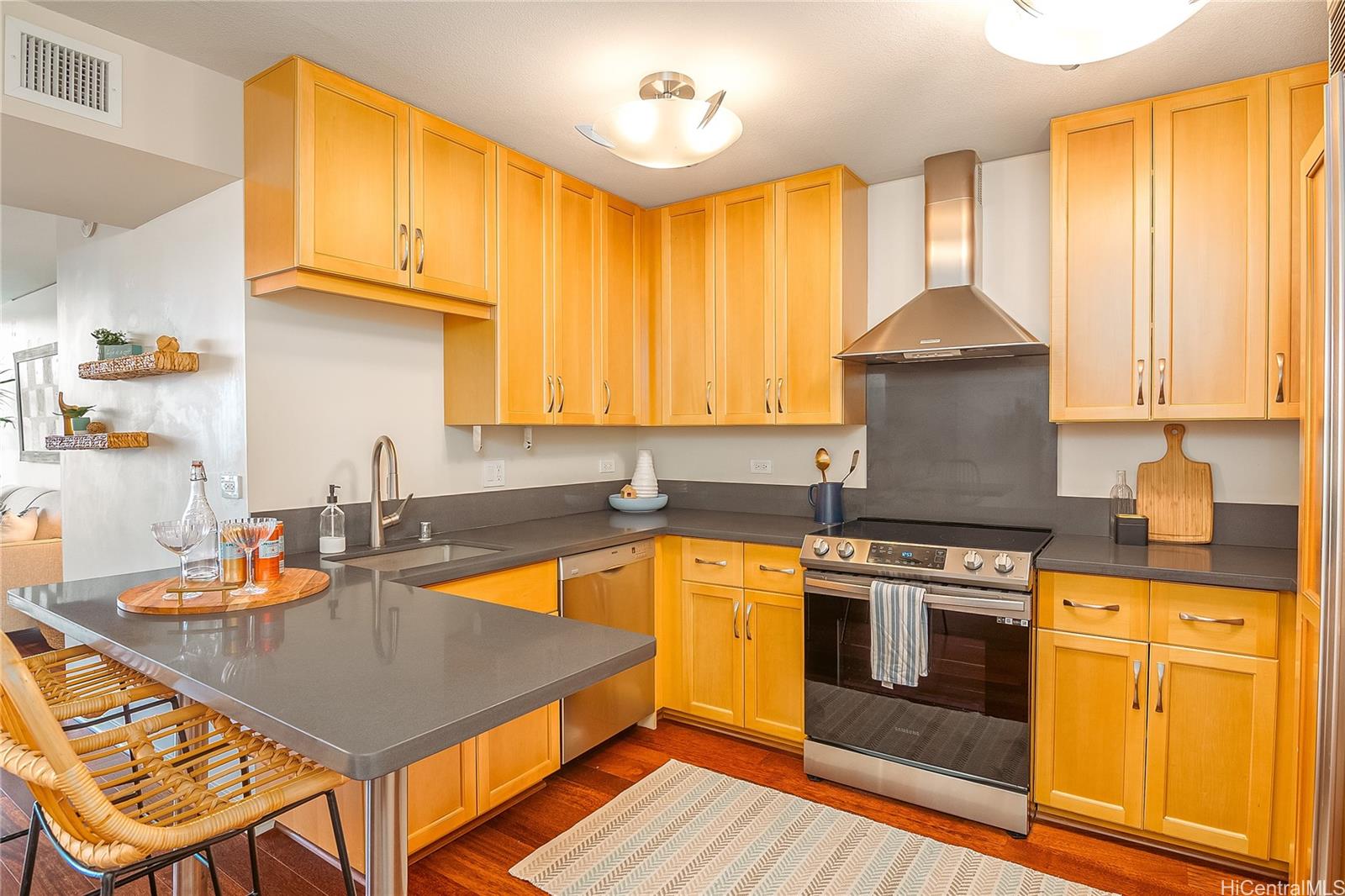 Moana Pacific condo # II2309, Honolulu, Hawaii - photo 5 of 24