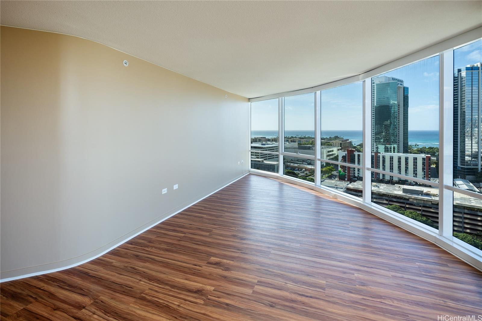 1296 Kapiolani Blvd Honolulu - Rental - photo 2 of 25