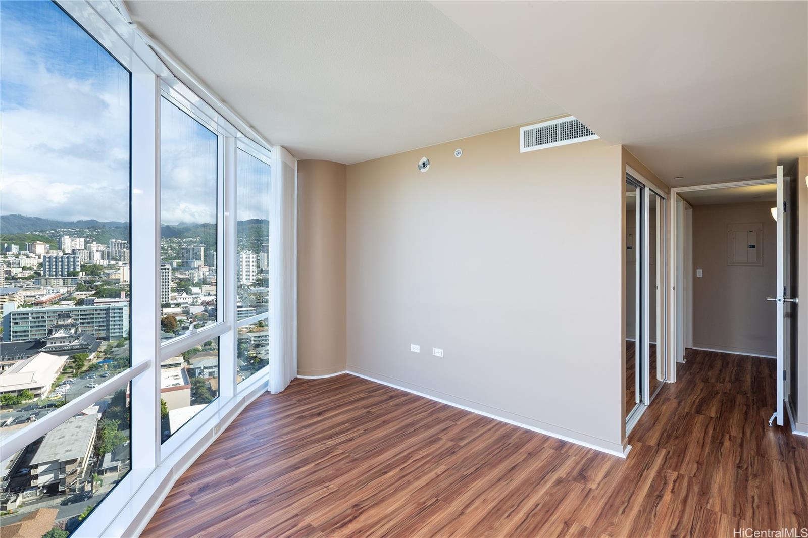 1296 Kapiolani Blvd Honolulu - Rental - photo 12 of 25