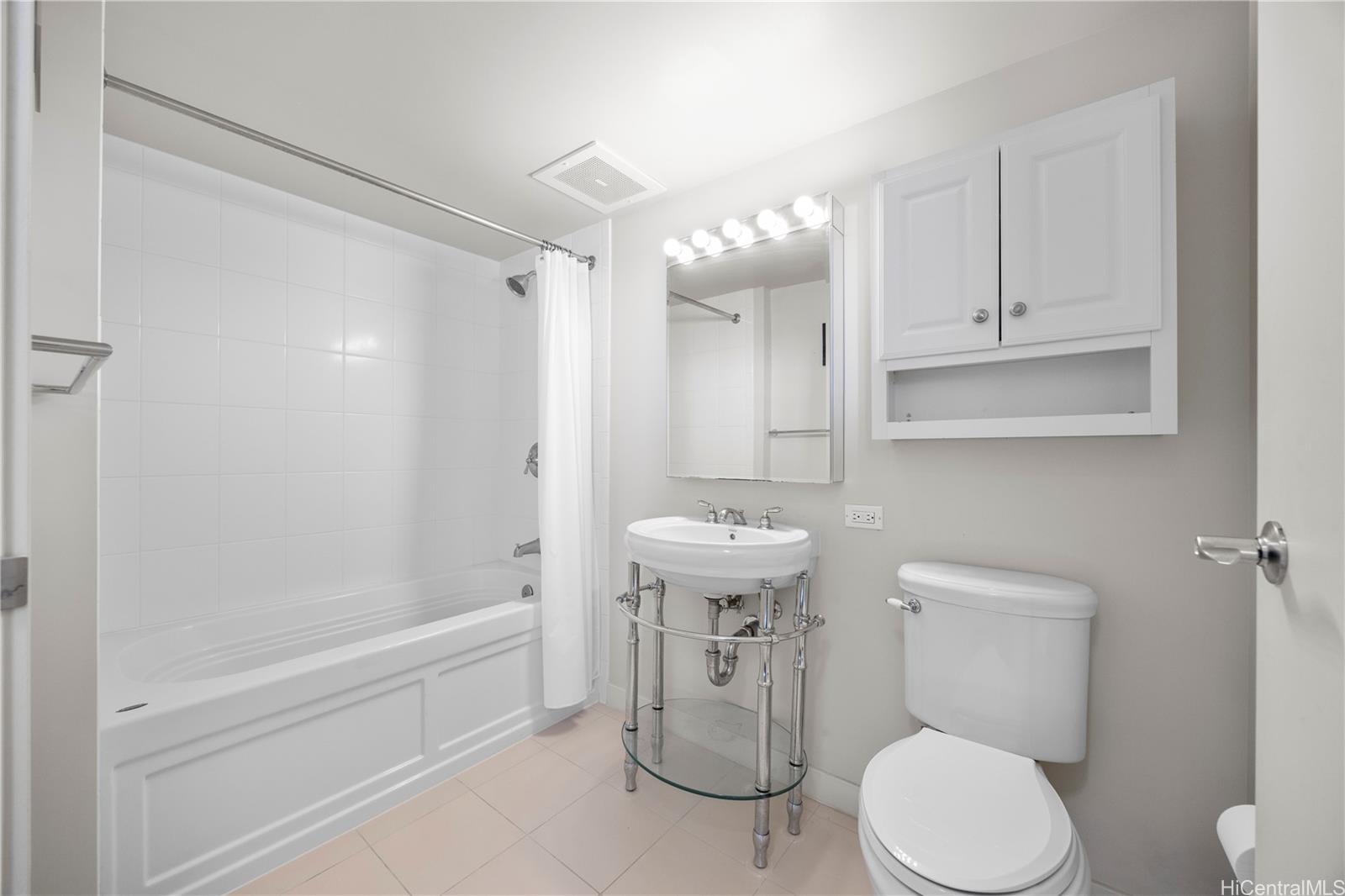 Moana Pacific condo # II4206, Honolulu, Hawaii - photo 9 of 25